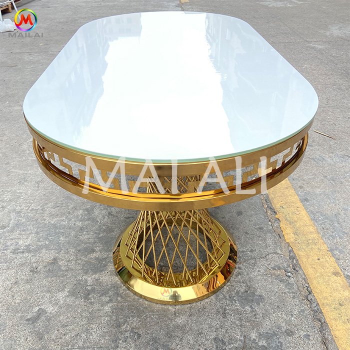 Fashionable Luxury Oval Shape Gold Stainless Steel Dinning Table With Chairs Set