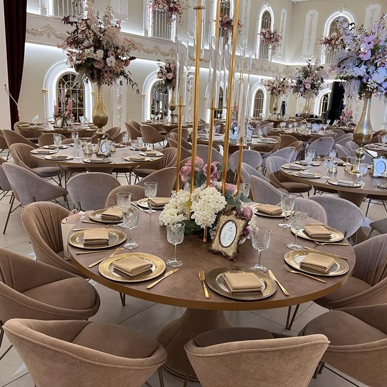 Customization dining table for hotel restaurant light luxury dining table