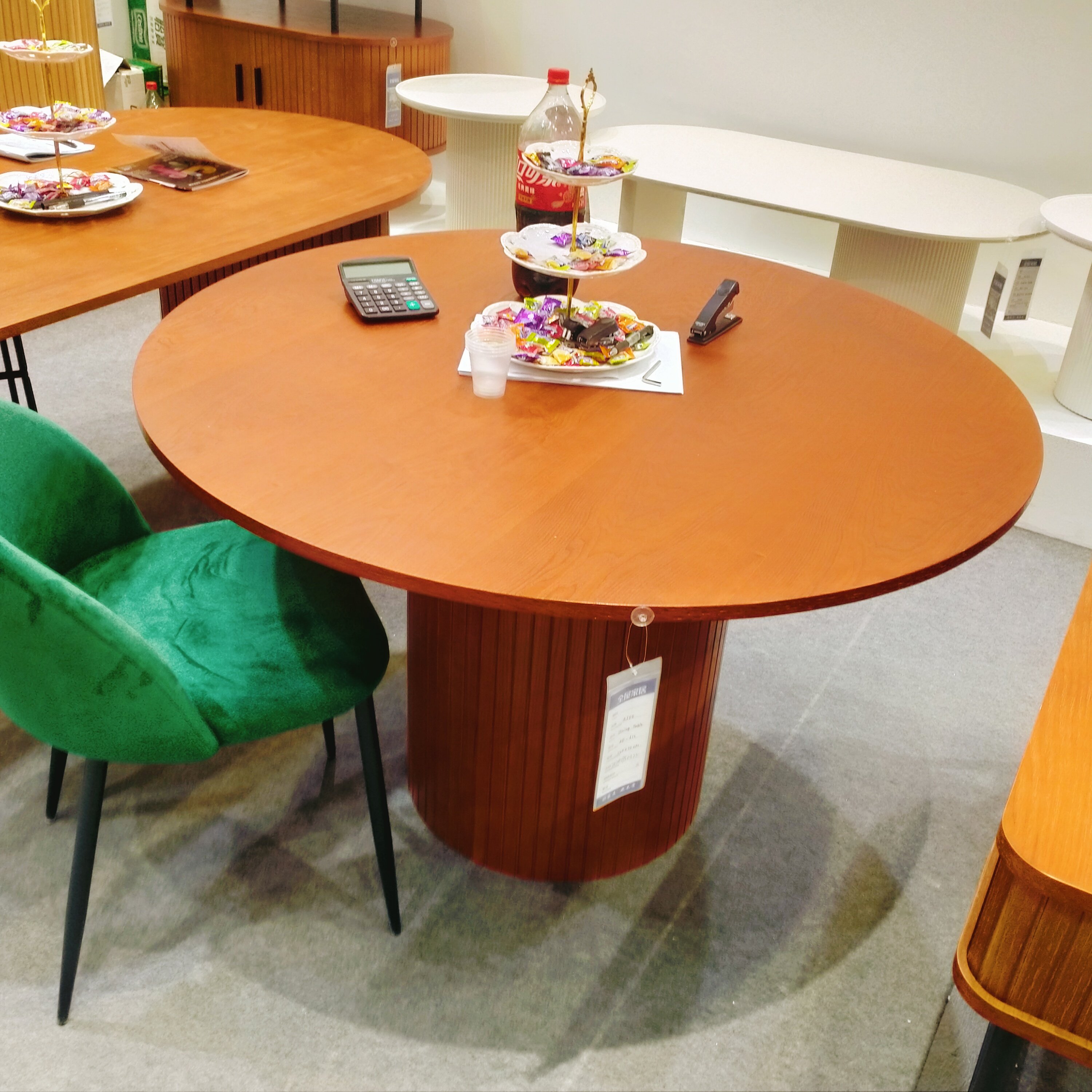 Nordic Light luxury Oval Table Home Dining Table MDF Ash Wood Veneer Dining Table for Kitchen Room