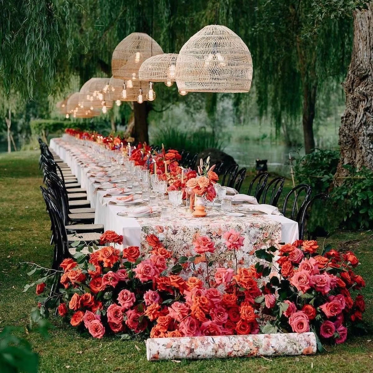 Best price North European and American style Hotel Wedding Banquet Decoration Circular Solid Color Patterned Table Cover