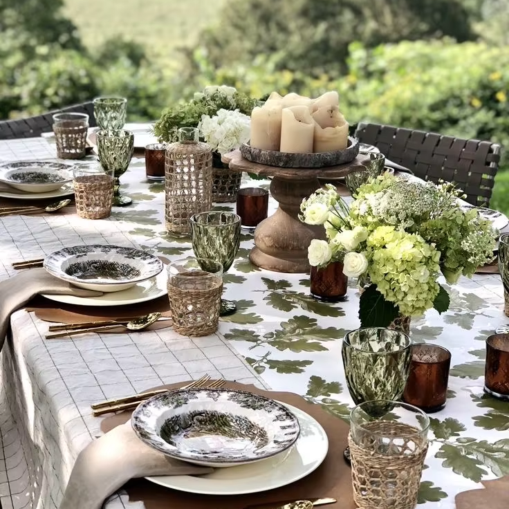 Best price North European and American style Hotel Wedding Banquet Decoration Circular Solid Color Patterned Table Cover