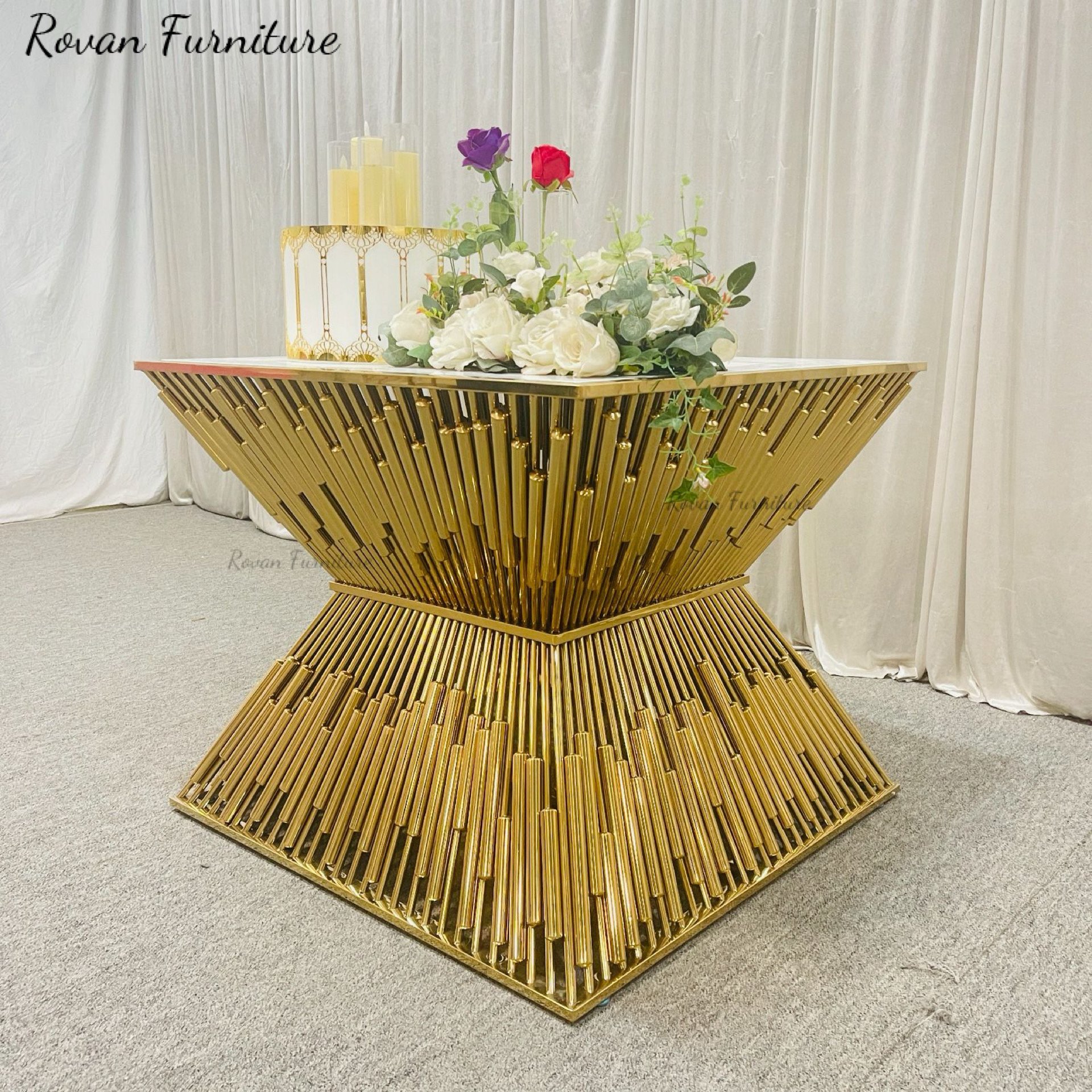 New design elegant style high quality gold stainless steel square cake table for wedding cakes
