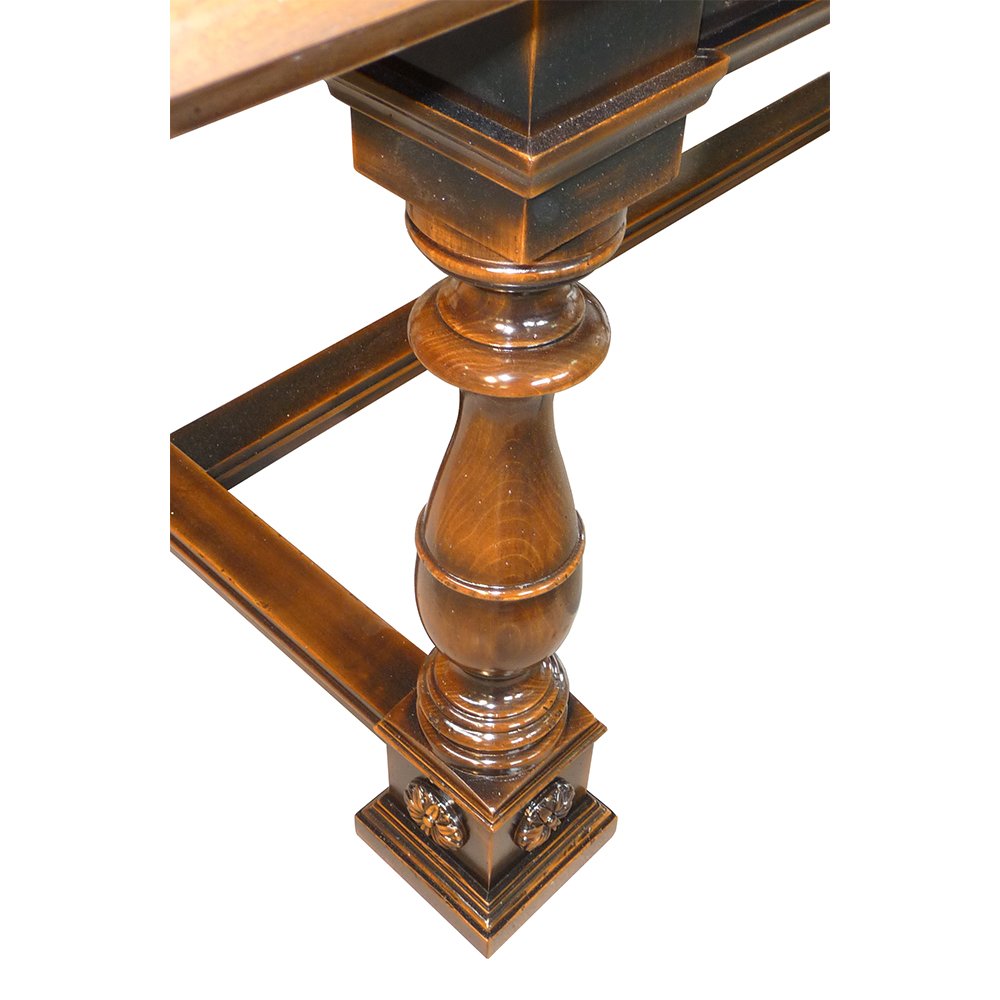 Dicomano: High quality luxury extendable walnut table inspired by 17th century Italian furnishing style tailormade
