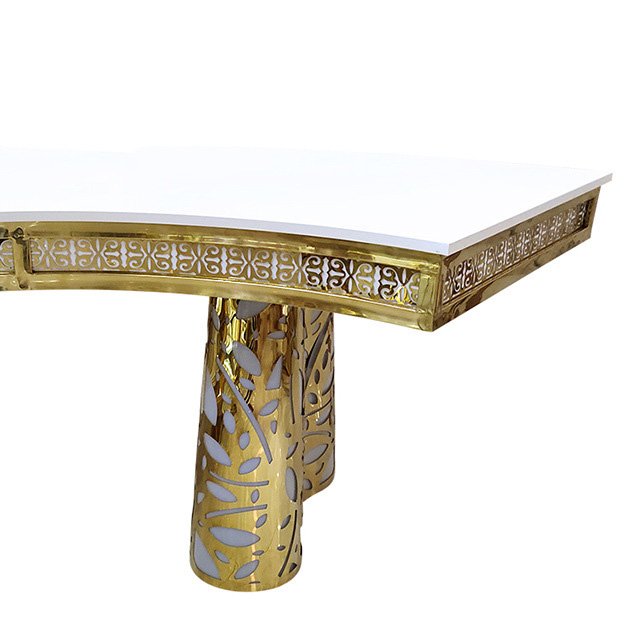 Best Design Wholesale Stainless Steel Base Led Half Moon Serpentine Table Wedding