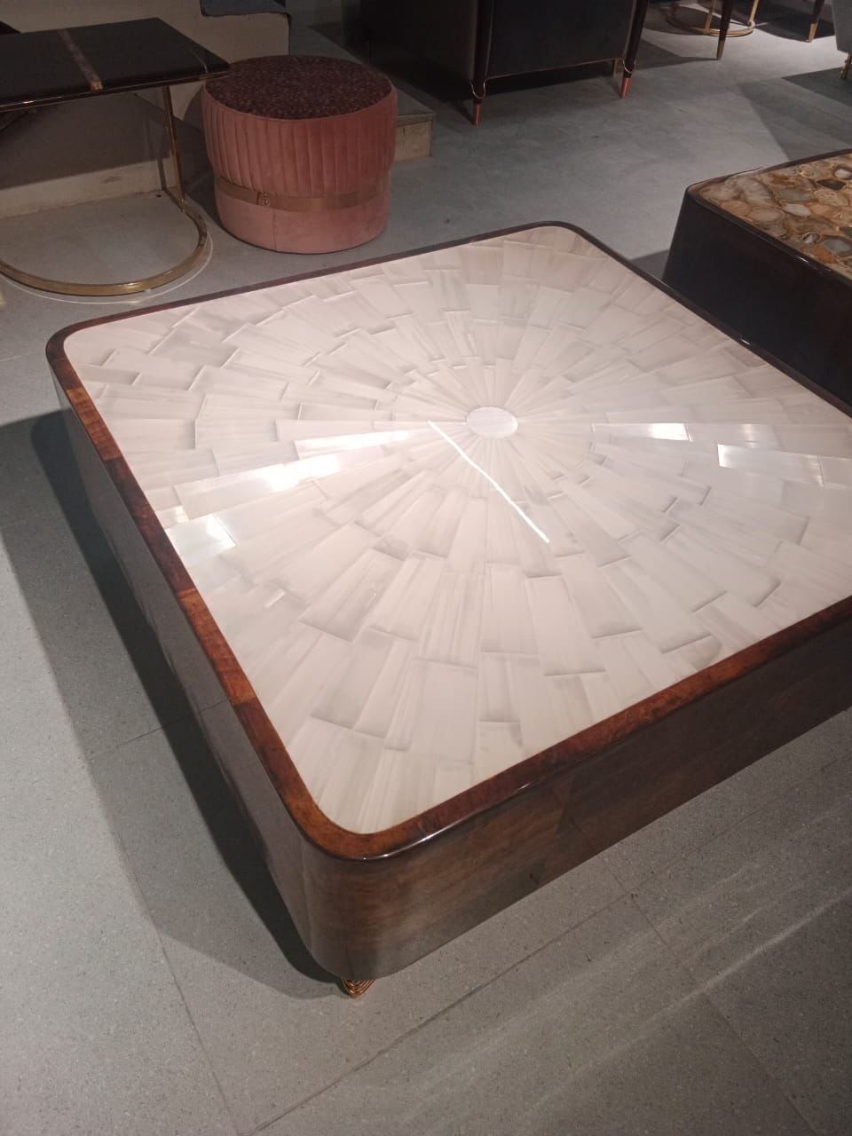 Wholesale of various sizes of tables and marble tea table dining table Restaurant Italian Gold Base Marble Dining Round Table