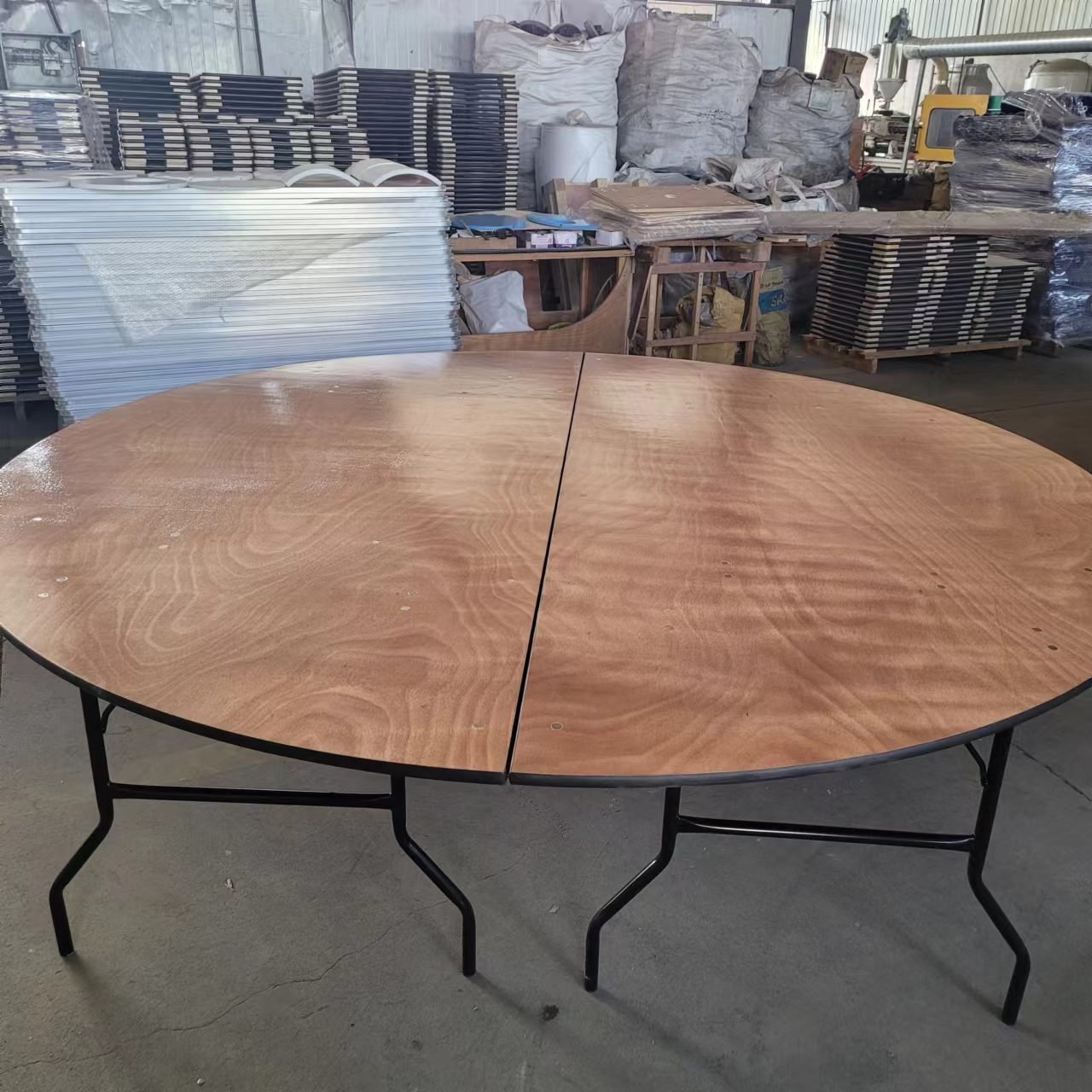 Traditional Classic Plywood Half-Round PVC and Aluminum Side Wood Table For Restaurant And Wedding Event