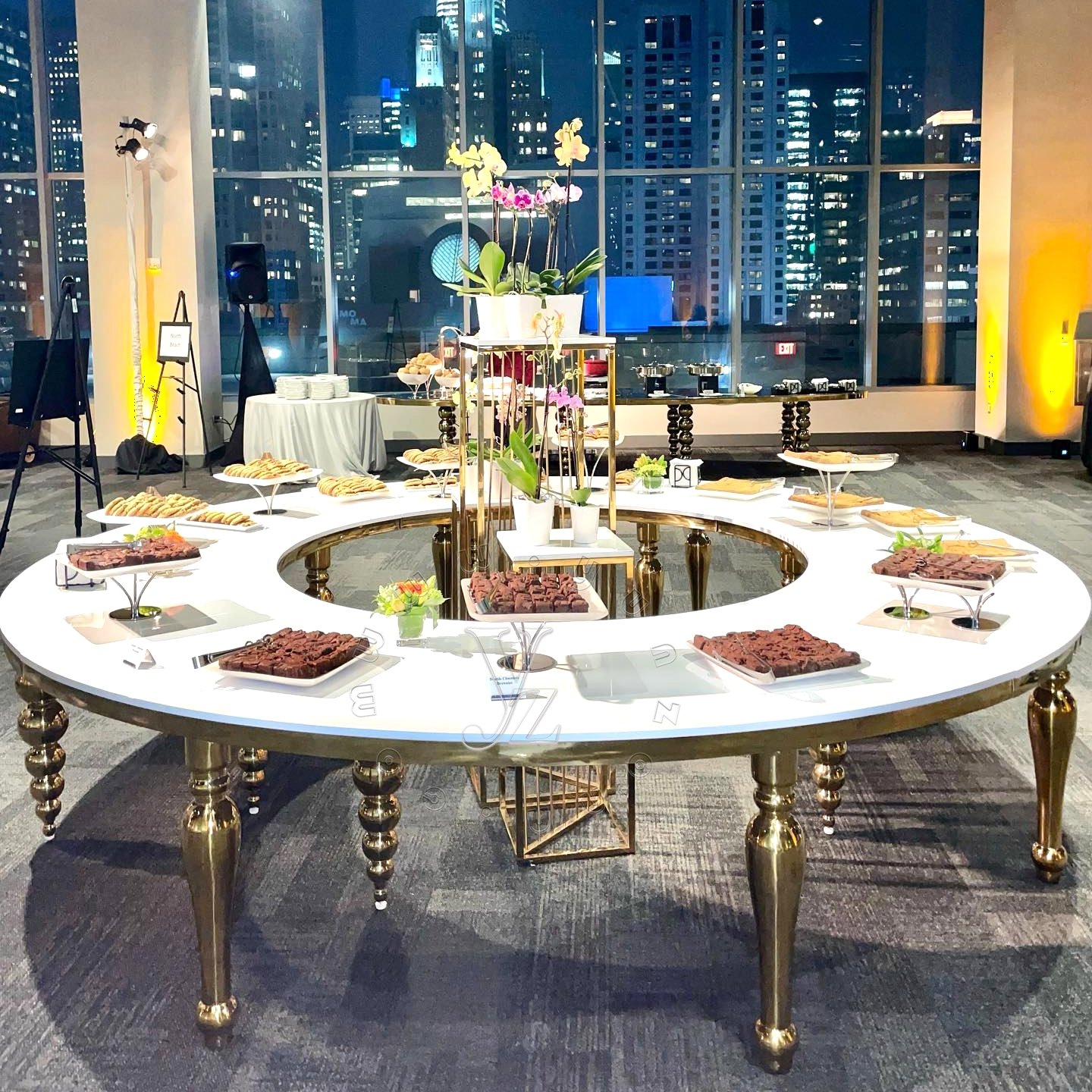 Gold Stainless Steel Half Moon Mirror Glass Top Table Modern Design for Dining Outdoor Hotel Living Room Weddings Party Events