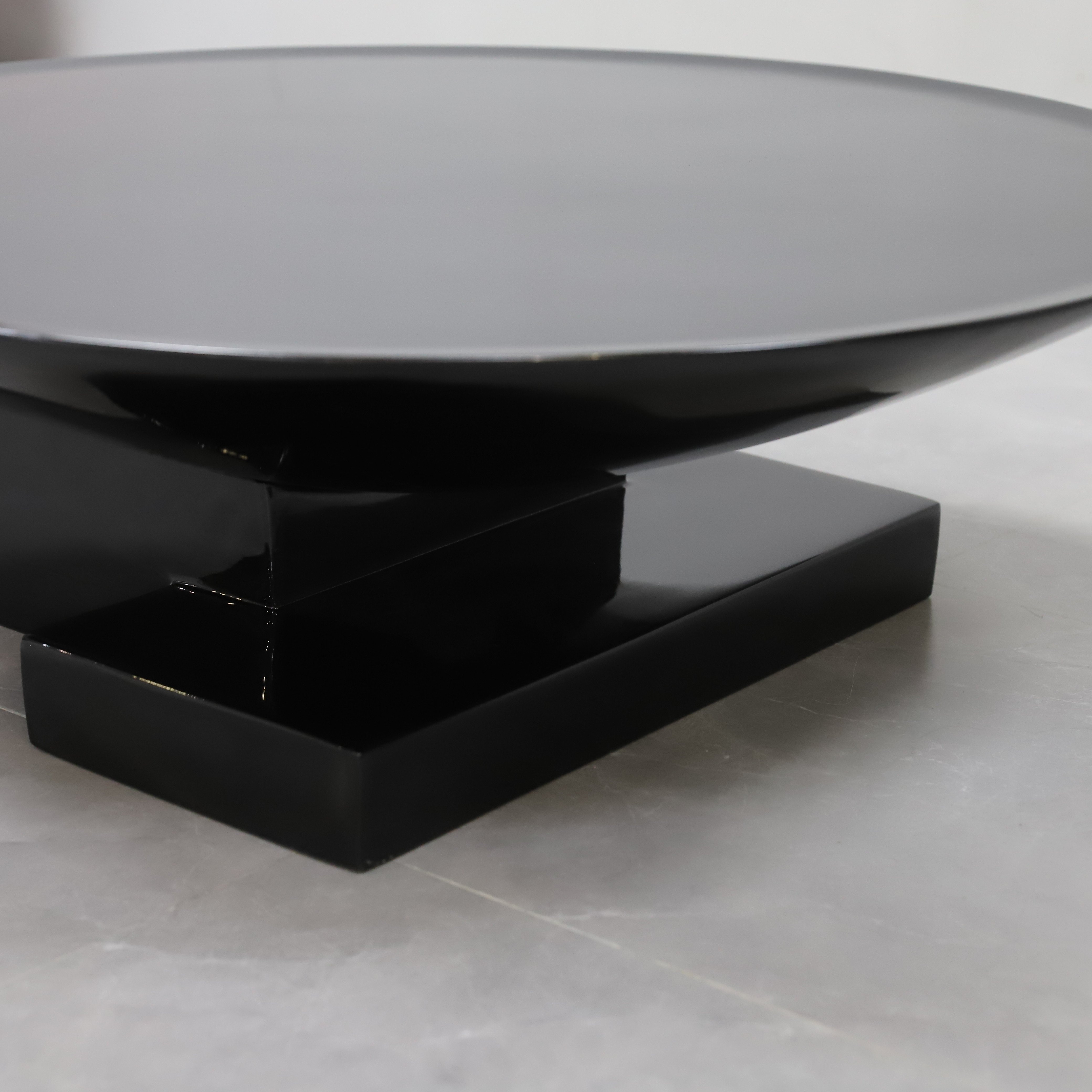 Modern Fiberglass Side Table Round Coffee tables Black Glass Table