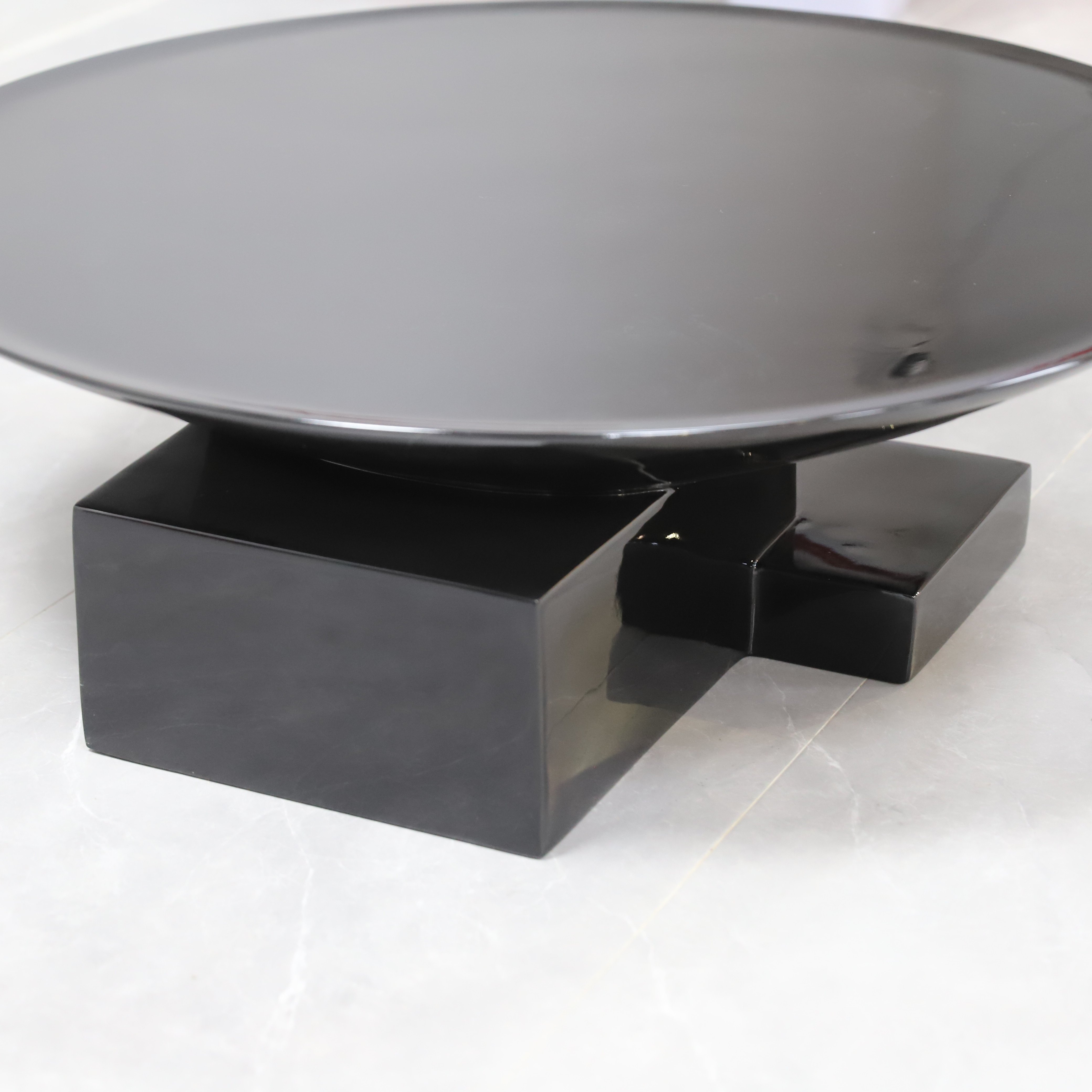 Modern Fiberglass Side Table Round Coffee tables Black Glass Table