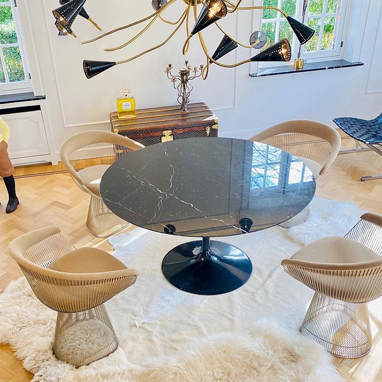 Modern dining room furniture big round dining table resin base support quartz dining table