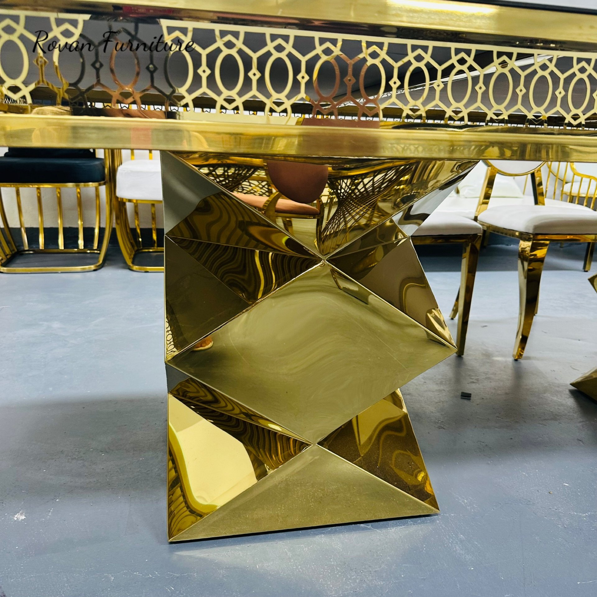Luxury Events Party Furniture Gold Stainless Steel MDF Glass Top Wedding Table