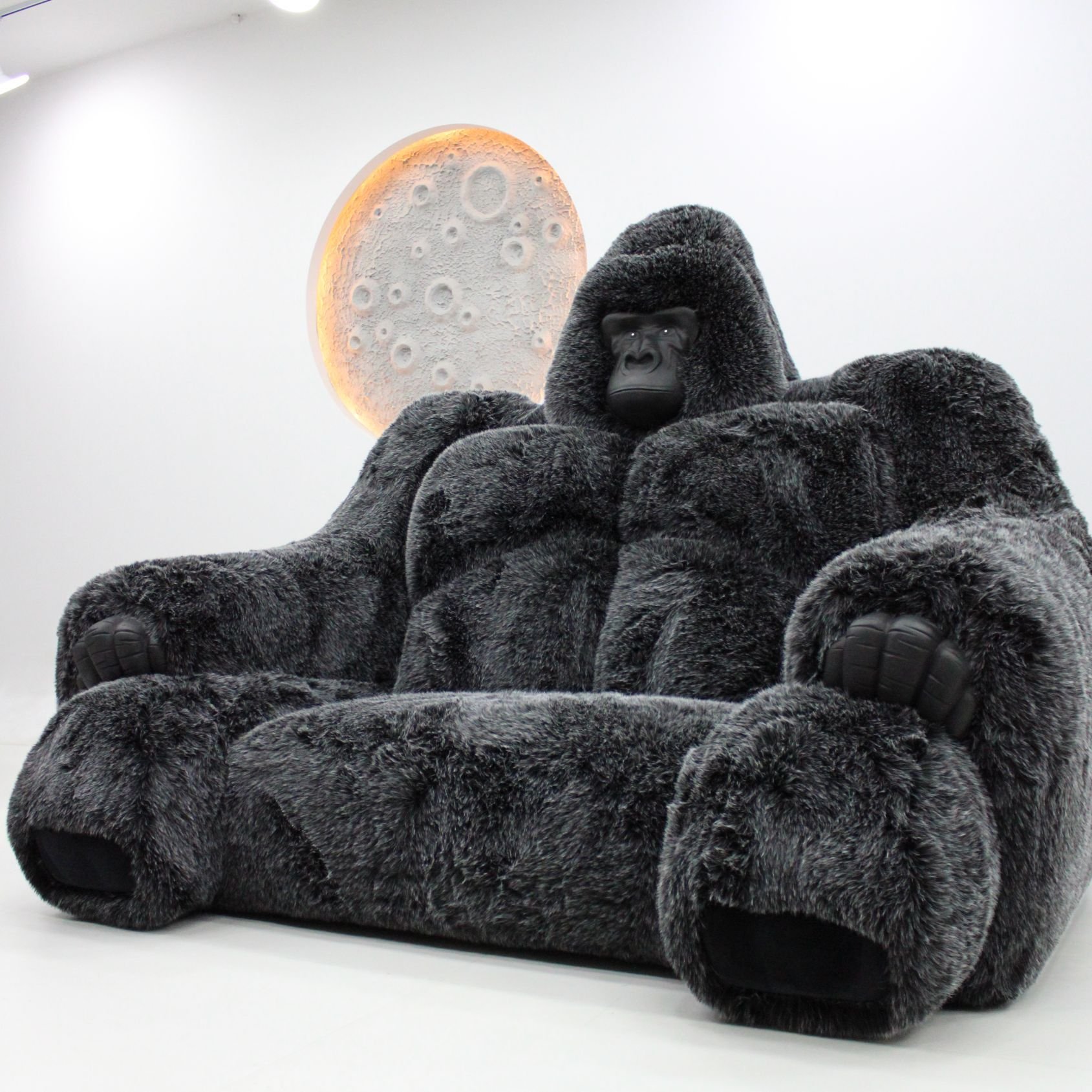 Luxury Modular Gorilla Animal Designer Cartoon Shape Sectional Sofa High Quality King Kong Sofa Hotels Halls Corner Villas Kings