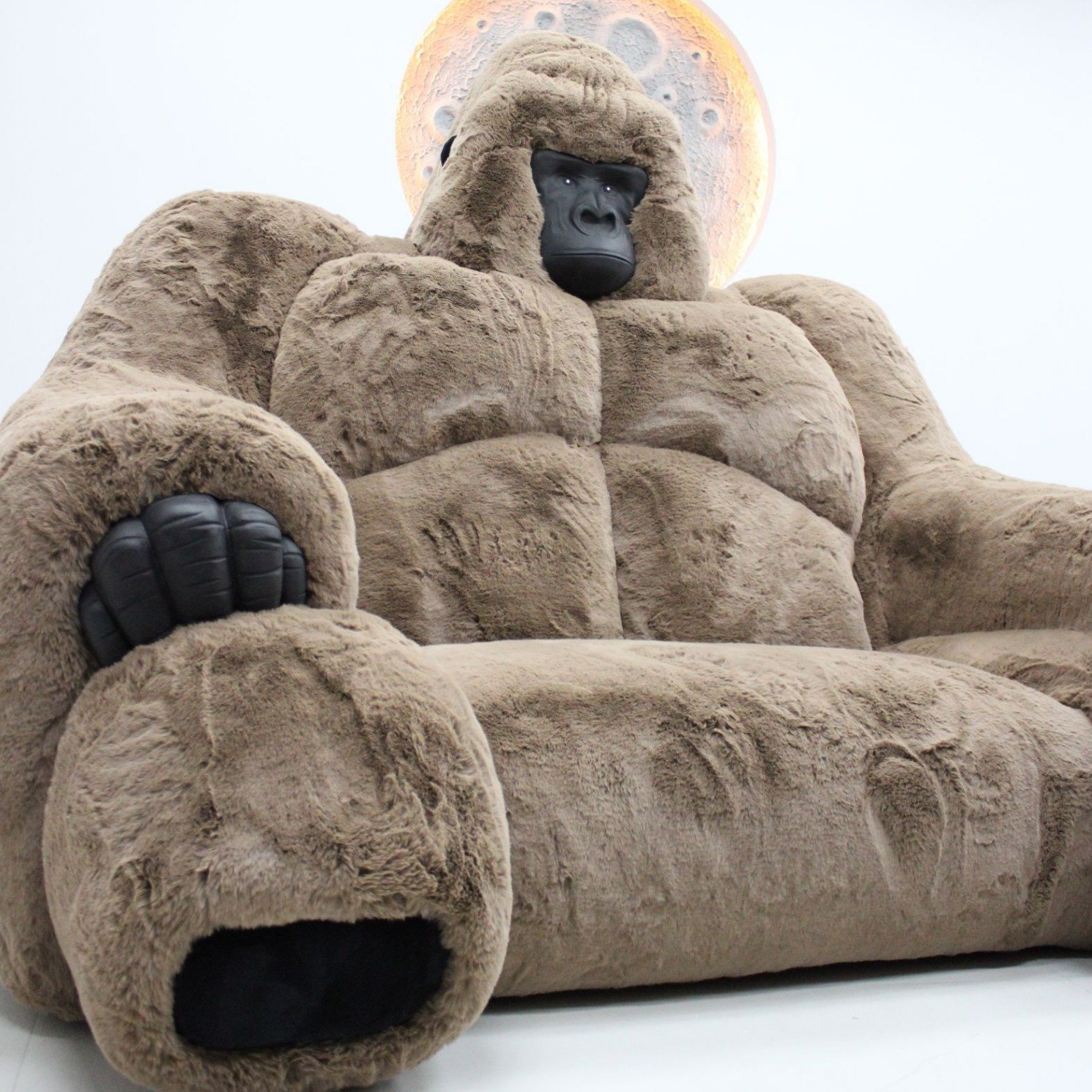 Luxury Modular Gorilla Animal Designer Cartoon Shape Sectional Sofa High Quality King Kong Sofa Hotels Halls Corner Villas Kings