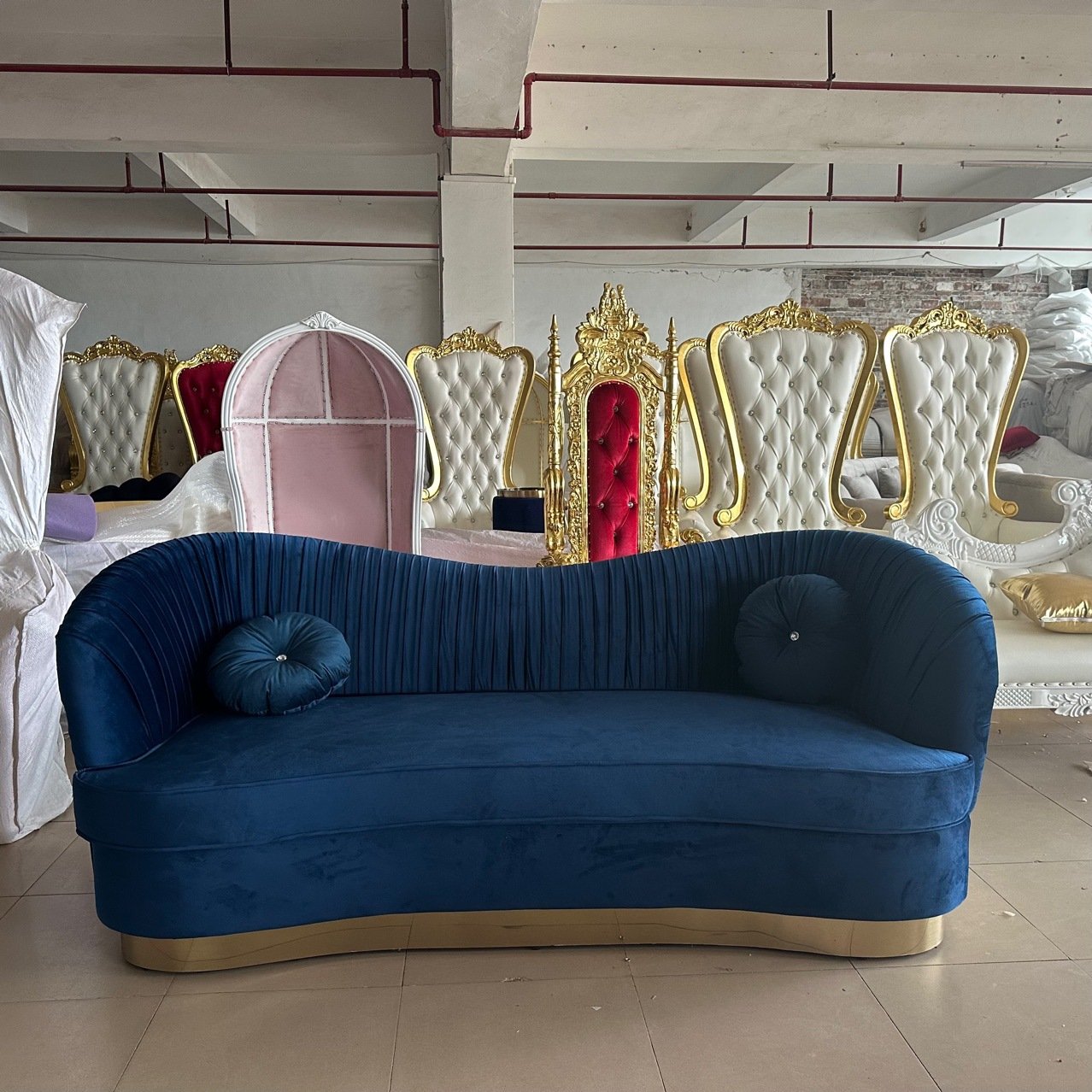 Light Luxury Metal gold Gase Velvet Living Room Furniture Sofa 3 Seater Tufted Sofa