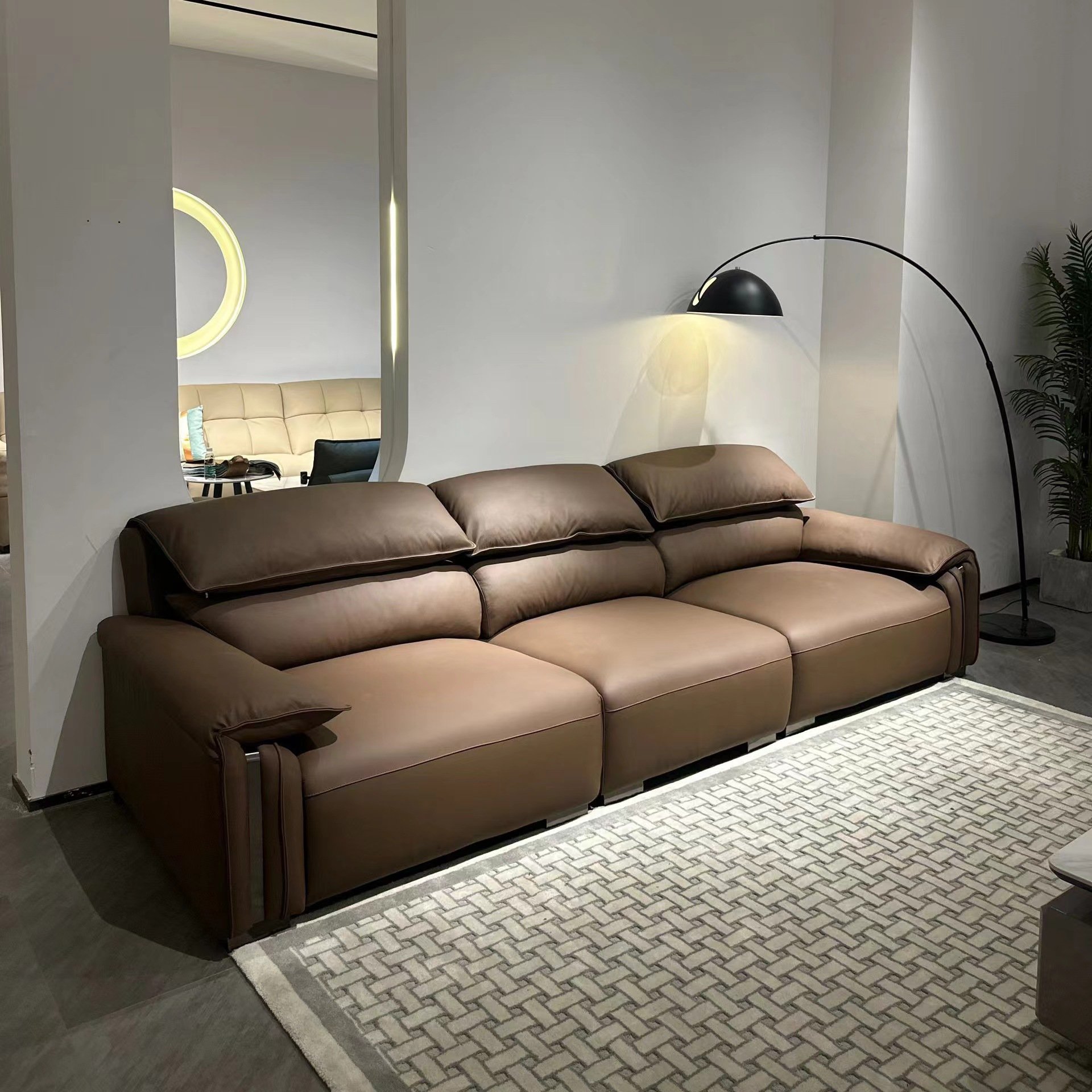 Italian Extreme Simply Row Living Room Sectional Sofa Genuine Cowhide Elephant Ears Feathered Head Modular Bed for Hotels