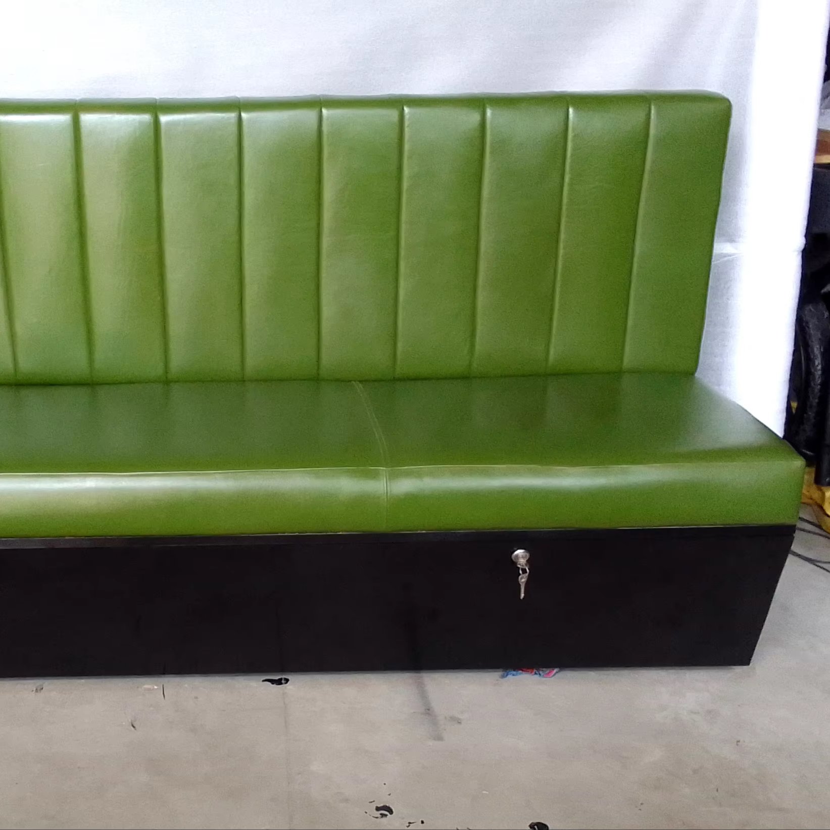 Aluminium leather executive 3 seat office sofa Vintage luxury classic genuine leather tufted chesterfield sofa aviation