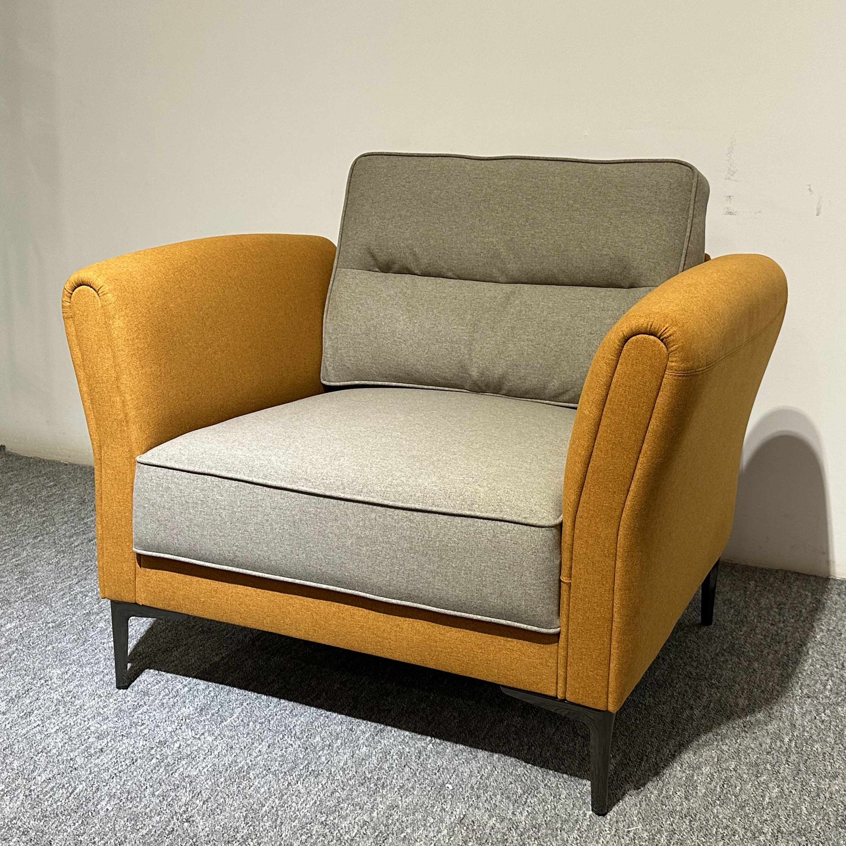 High Quality Modern Design Office Furniture Armchair Single Seater Fabric Office Sofa