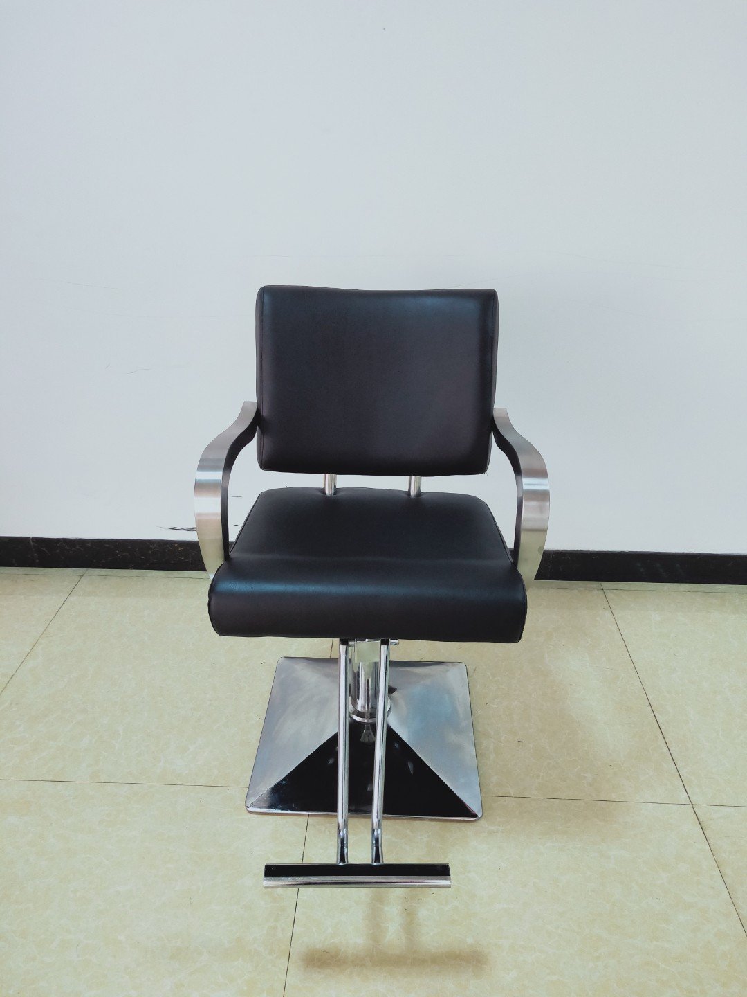 Chinese Manufacturer Premium Styling Salon Stainless Steel Comfortable Chair For Sale Barber Chairs