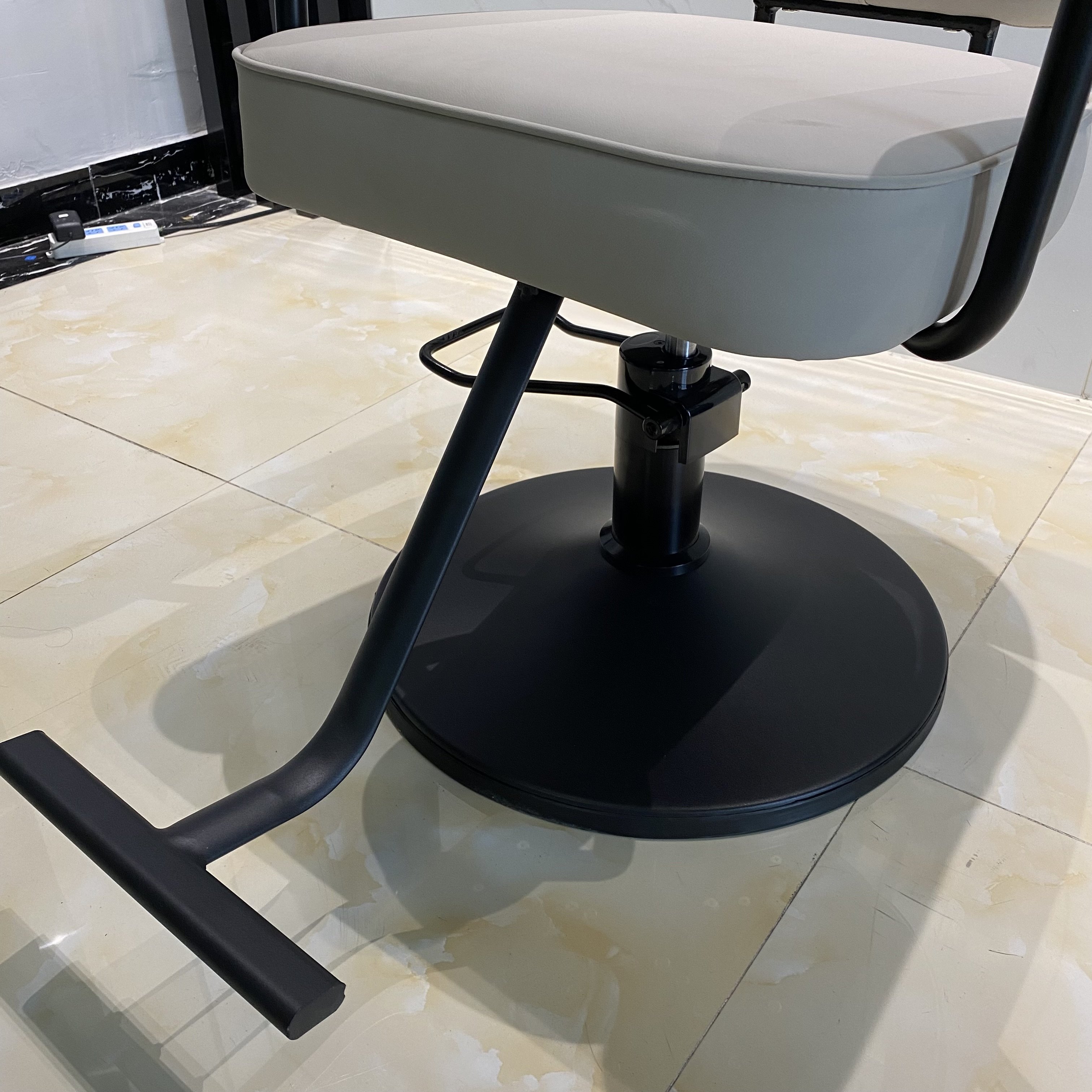 PU leather barber chair salon furniture durable hairdressing salon barber chair