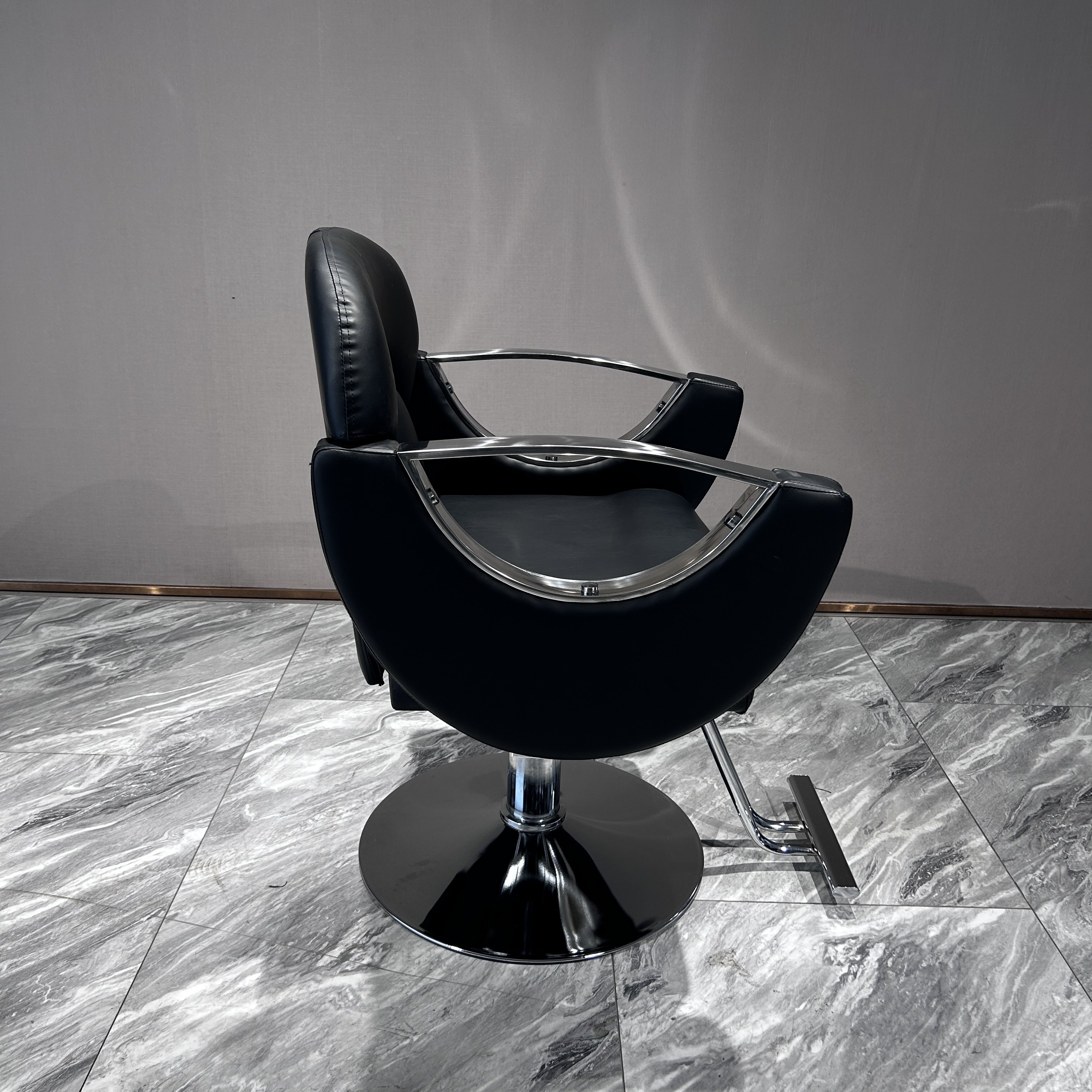 Modern black beauty salon Hair chair Metal round base Nail salon small hair chair