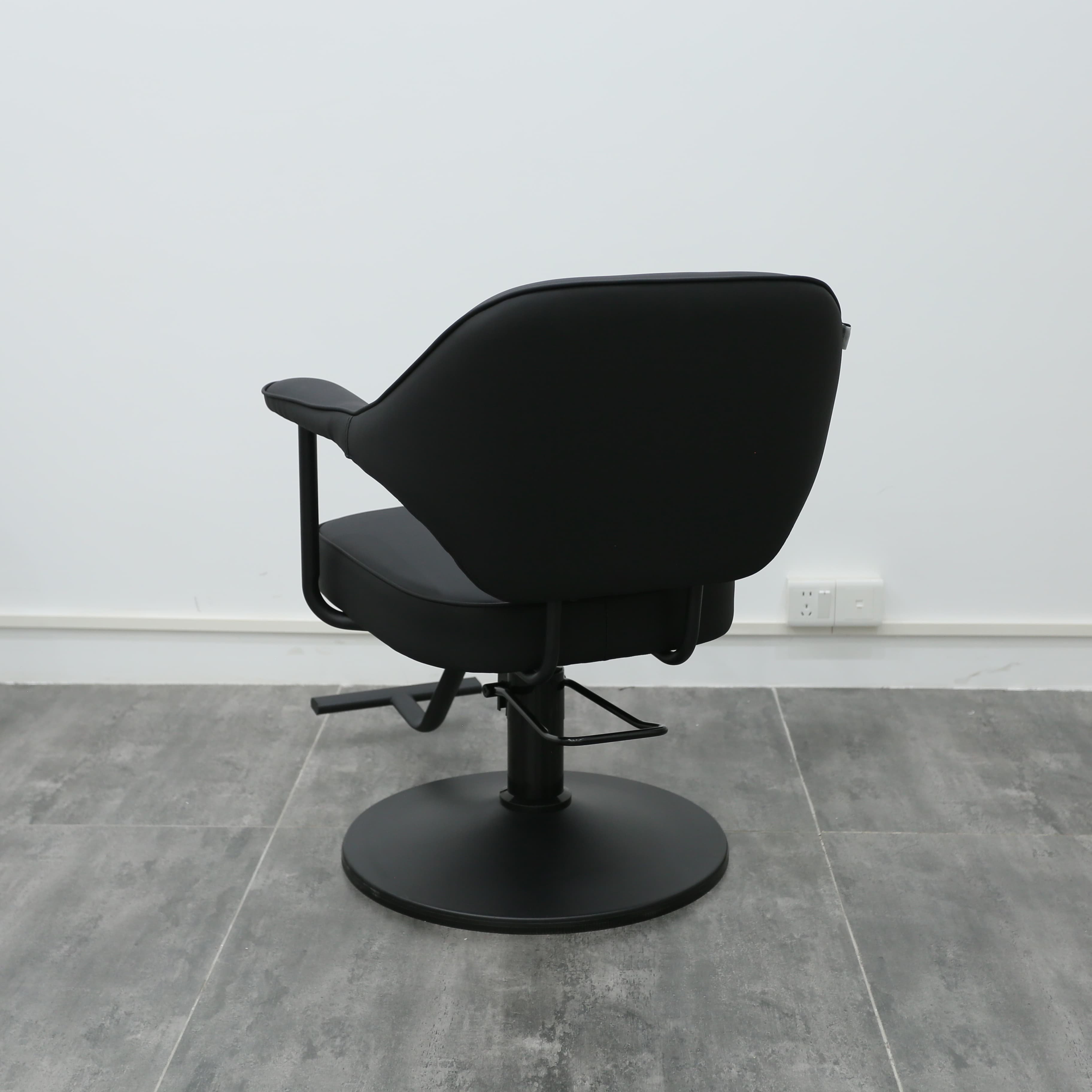 Japan and South Korea hot salon chair Salon Furniture Black rotary lift chair Fast delivery Barber Chair Modern