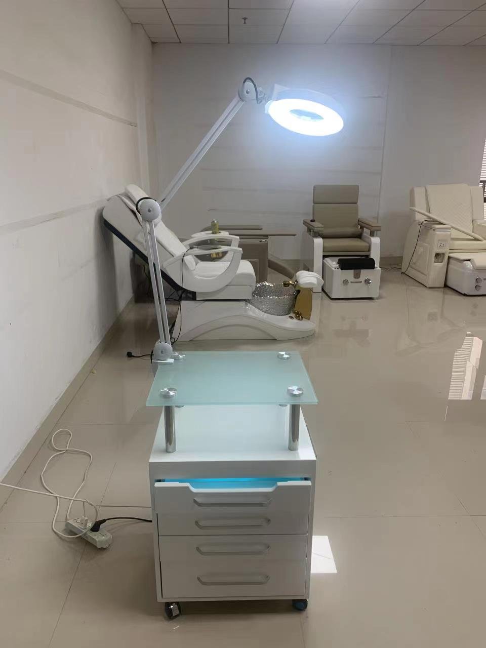 Kisen hot sale white salon furniture beauty hair salon trolley cart multifunction trolleys for beauty salon with led lighting