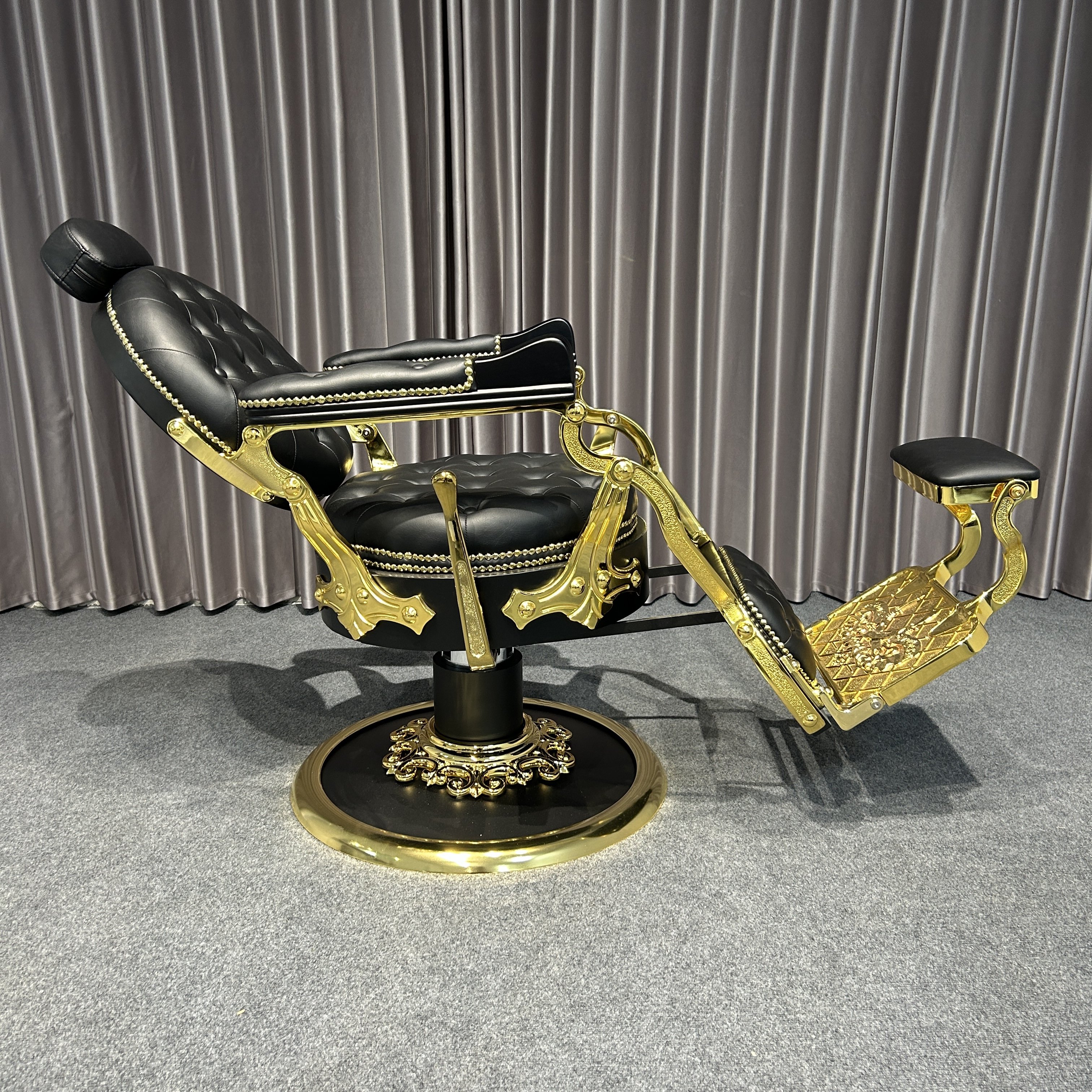 King Retro Classic Hydraulic Salon Chair Luxury Metal Hairdressing Armrest with Styling Fashionable Furniture Designed Salon Use
