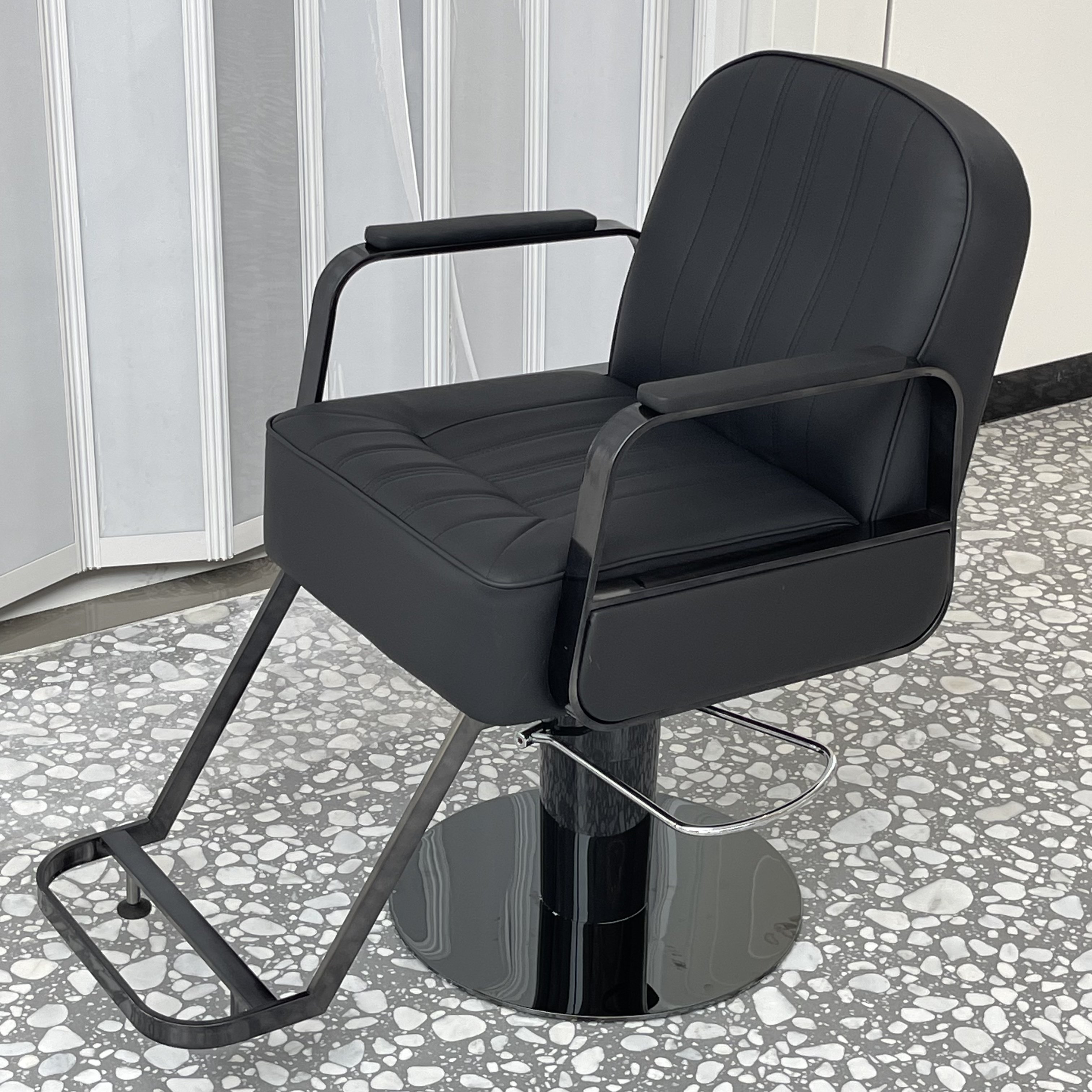 Latest Hot Sale Fashion Design barber chair beauty salon equipment Lifting and rotating Black titanium stainless steel disc