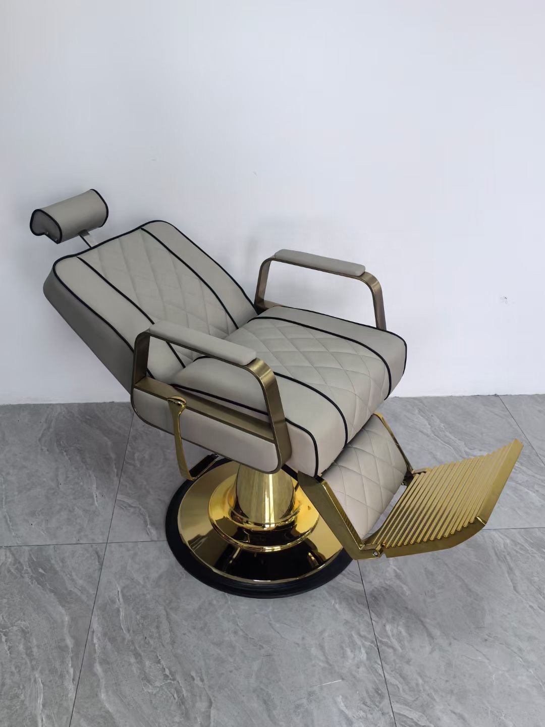 Wholesale Barbers Chairs Beauty Hair Salon Chair Barber Chairs For Sale
