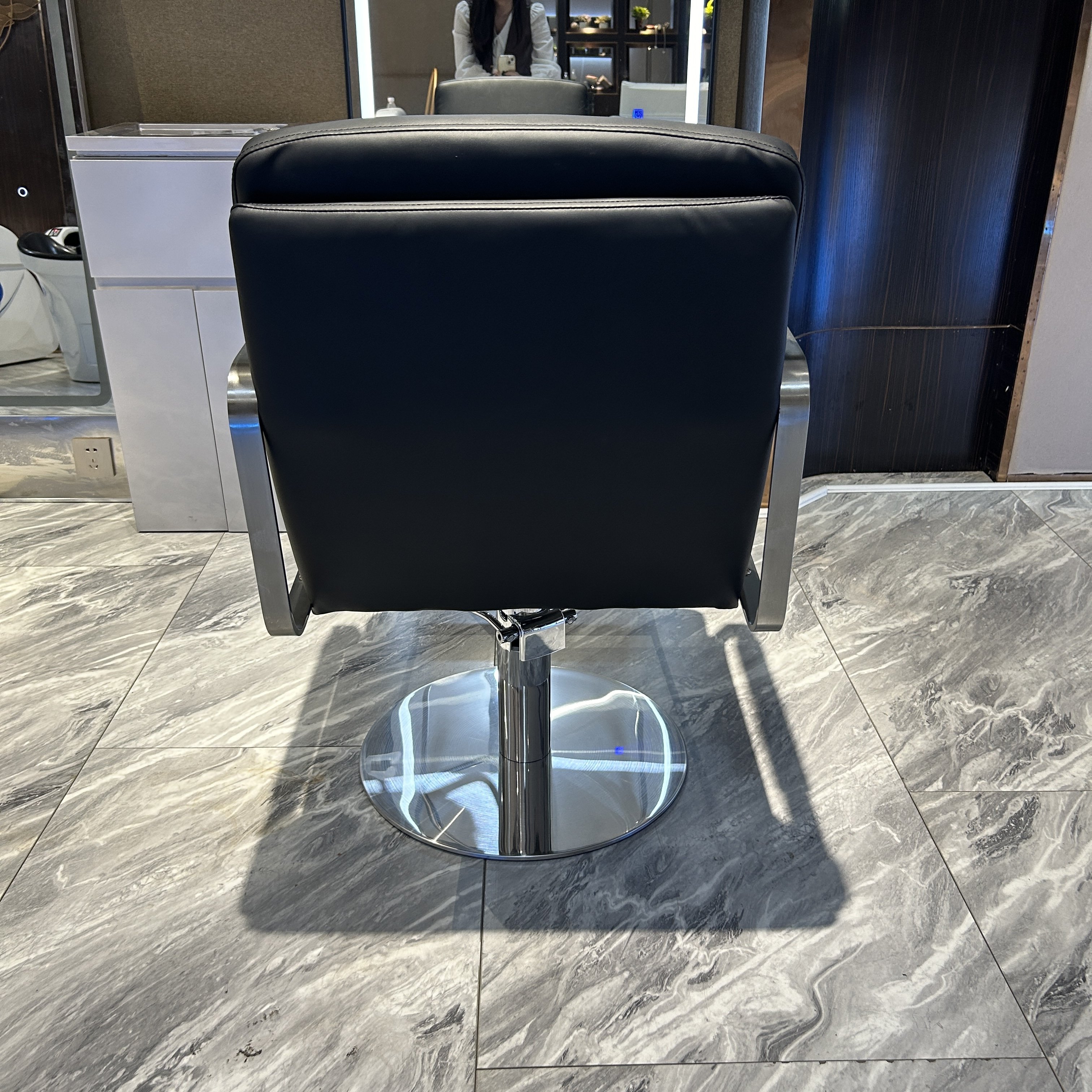 Portable beauty chair, newly designed barber chair, made in China, for barbershop use