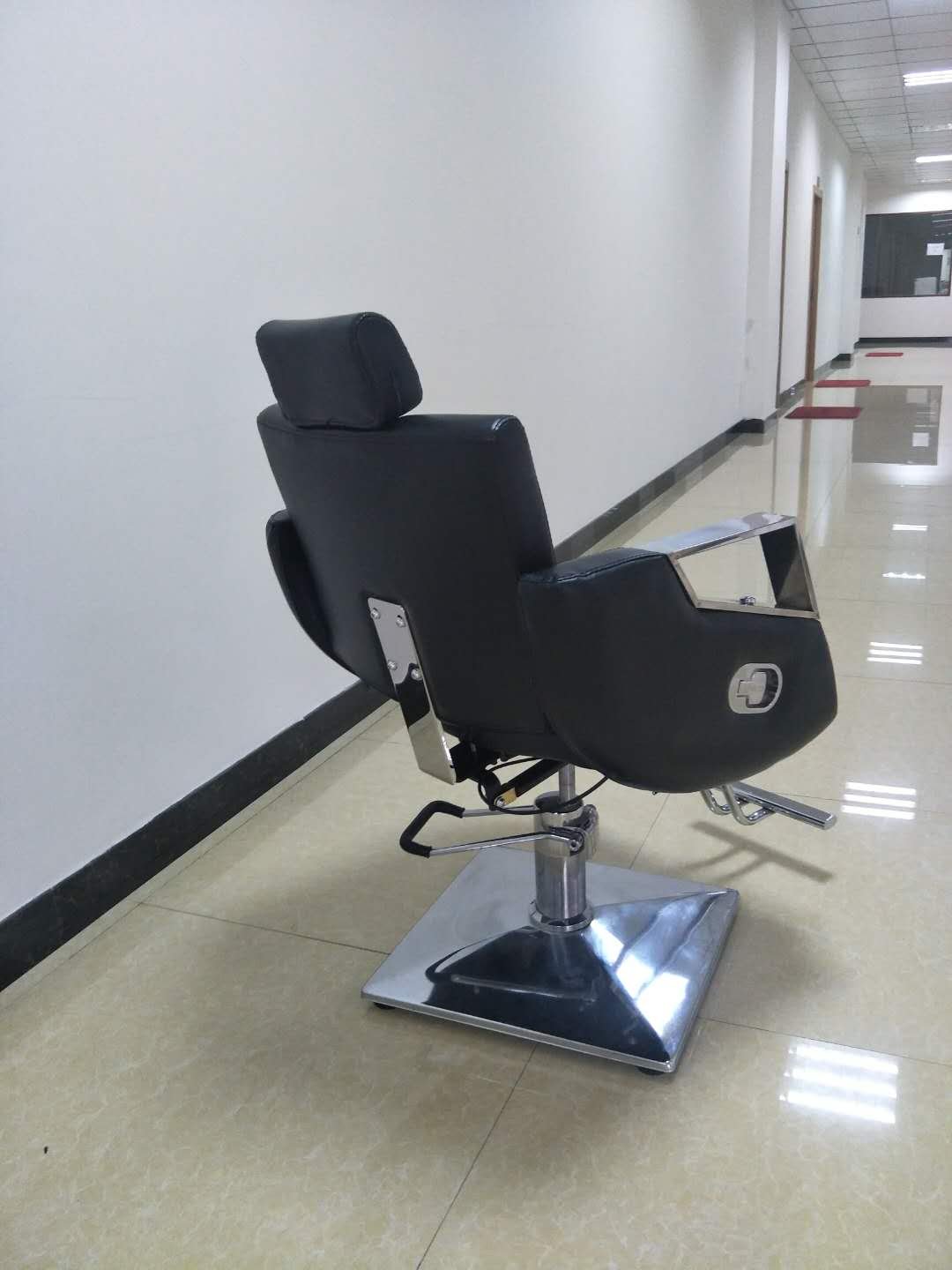 2024 Latest Salon and Beauty chair barber chair modern reclining styling chair