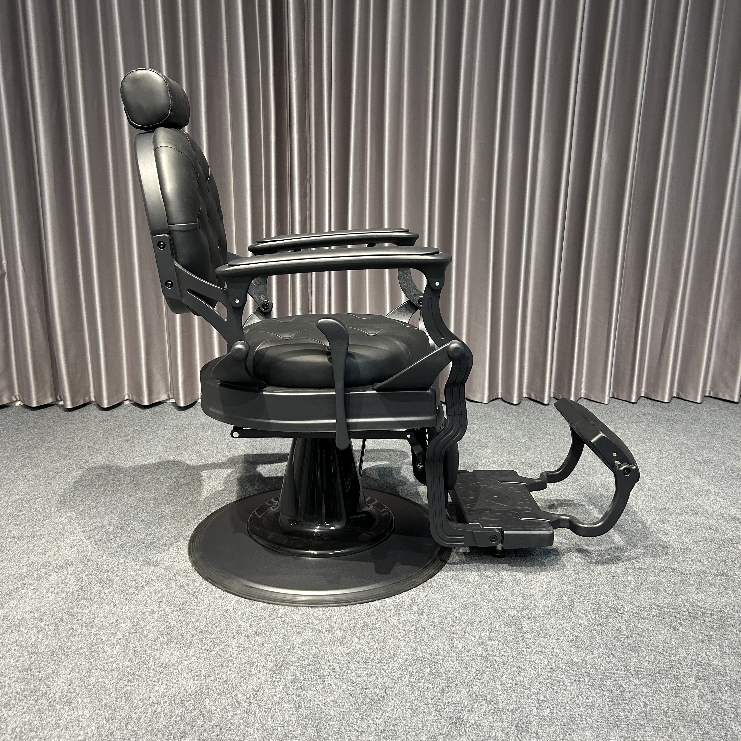 Antique Heavy Duty Beauty Salon Hydraulic Styling Barber Hair Cut Chair High-quality More Design Furniture Vintage Black Metal