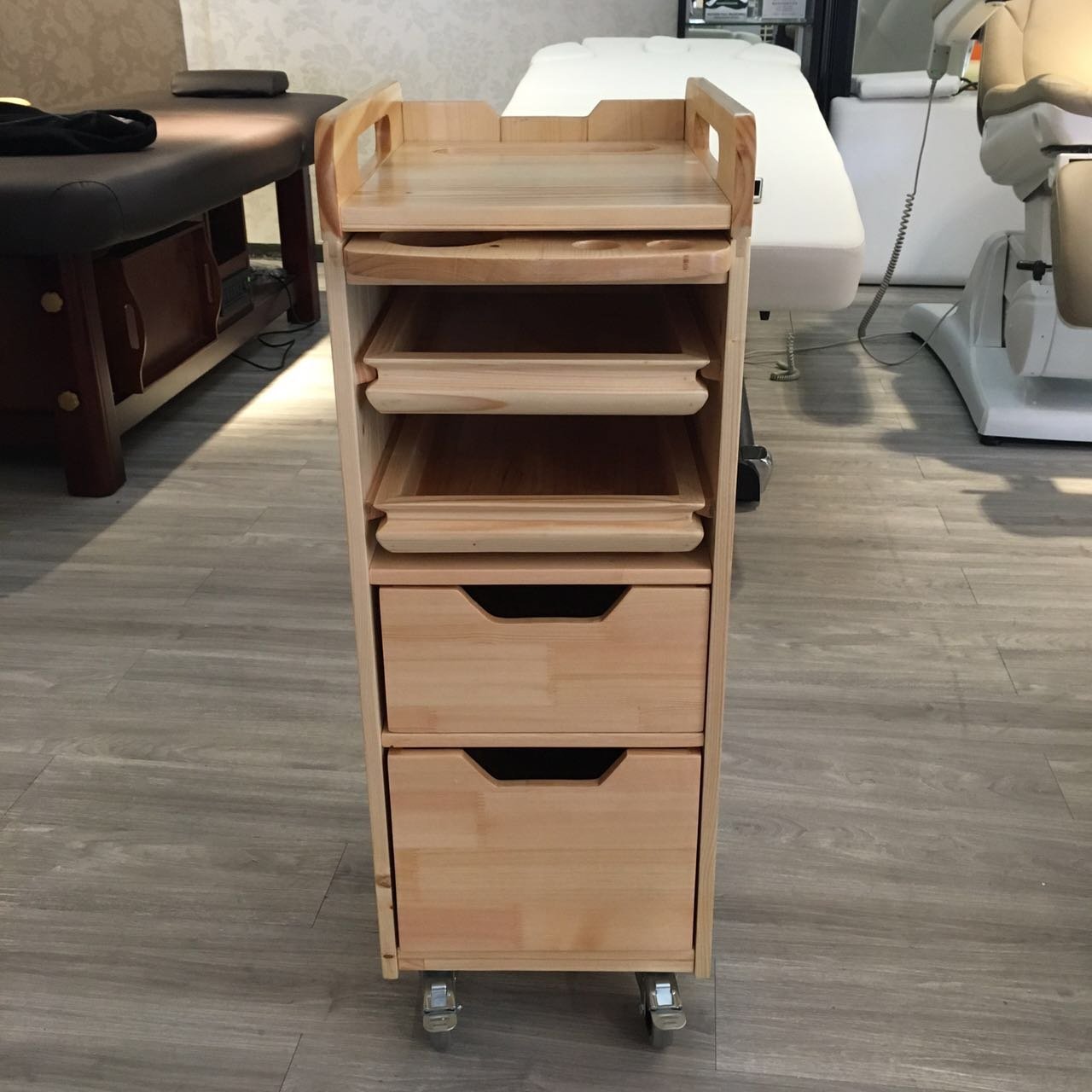 High quality wooden Hair Salon Trolley For Beauty Salon Source factory direct sale
