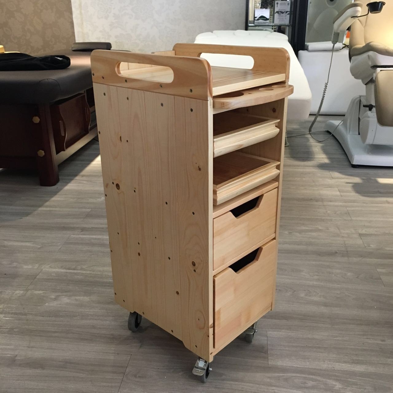 High quality wooden Hair Salon Trolley For Beauty Salon Source factory direct sale