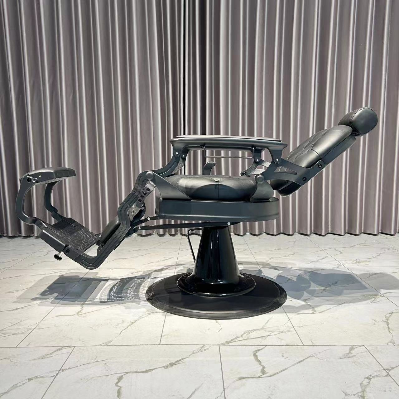 Professional All Black Barber Chair for Men's Hairdressing