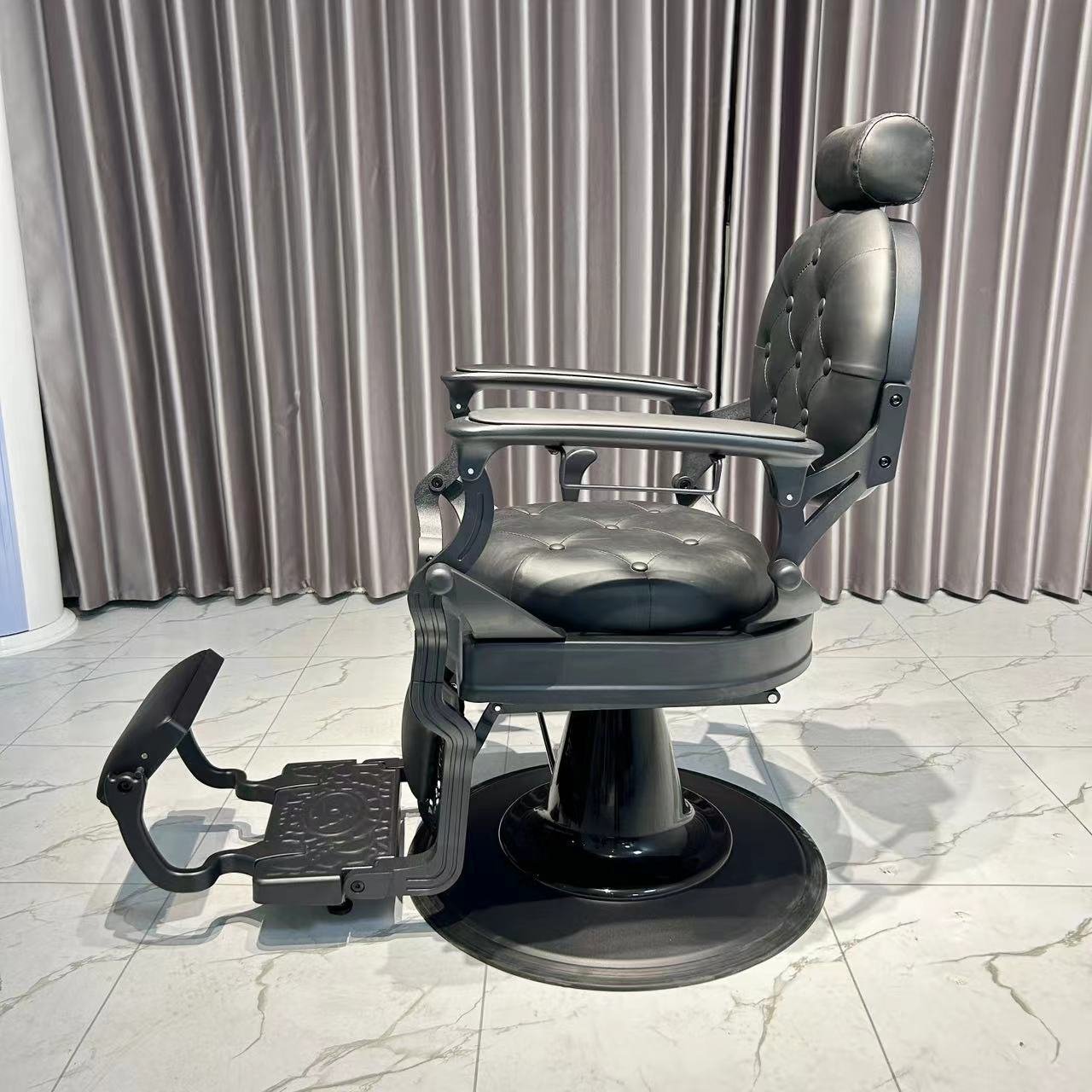 Professional All Black Barber Chair for Men's Hairdressing