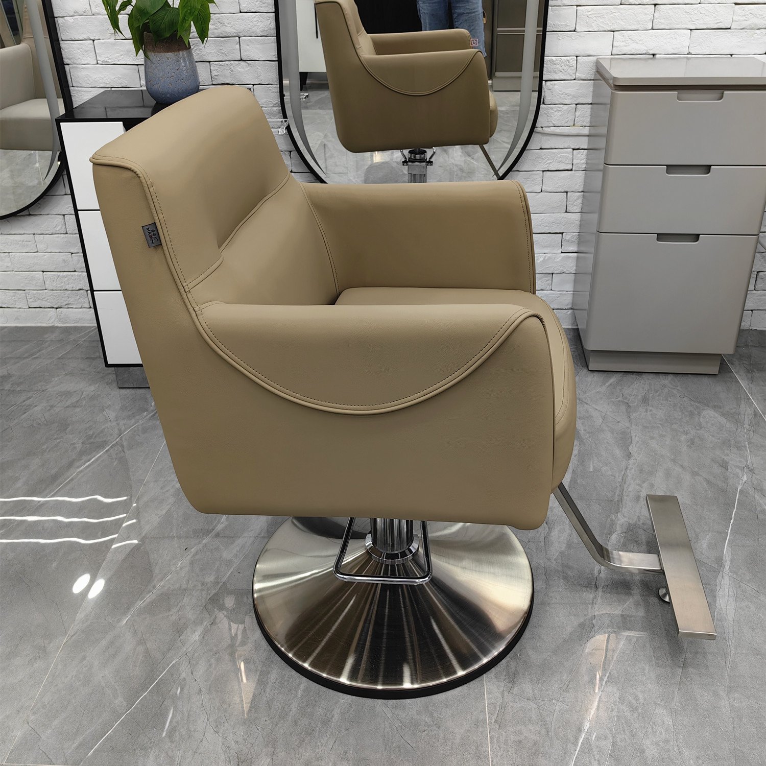 Hairdressing Equipment Barbershop Leather Salon Chair Styling Furniture Hair Cutting Barber Shop Chairs For Hair Stylist