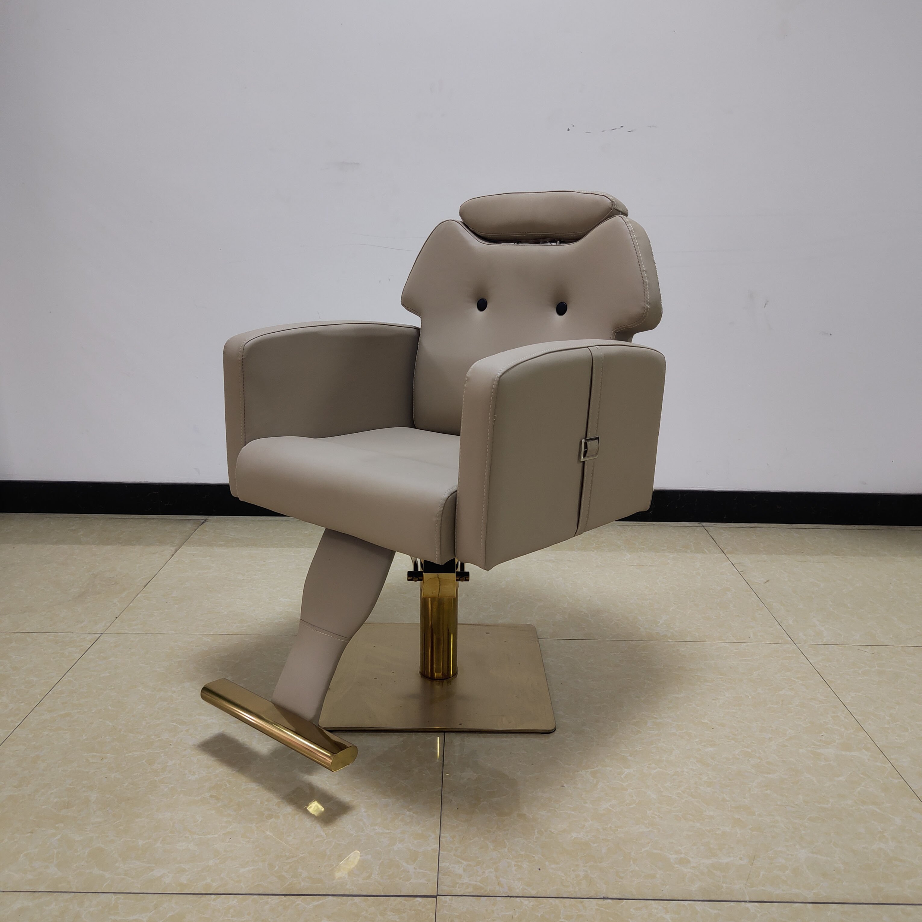Factory Hot Selling Classic Luxury Hair Salon Set Furniture Beauty Barber Shop Barber Chair