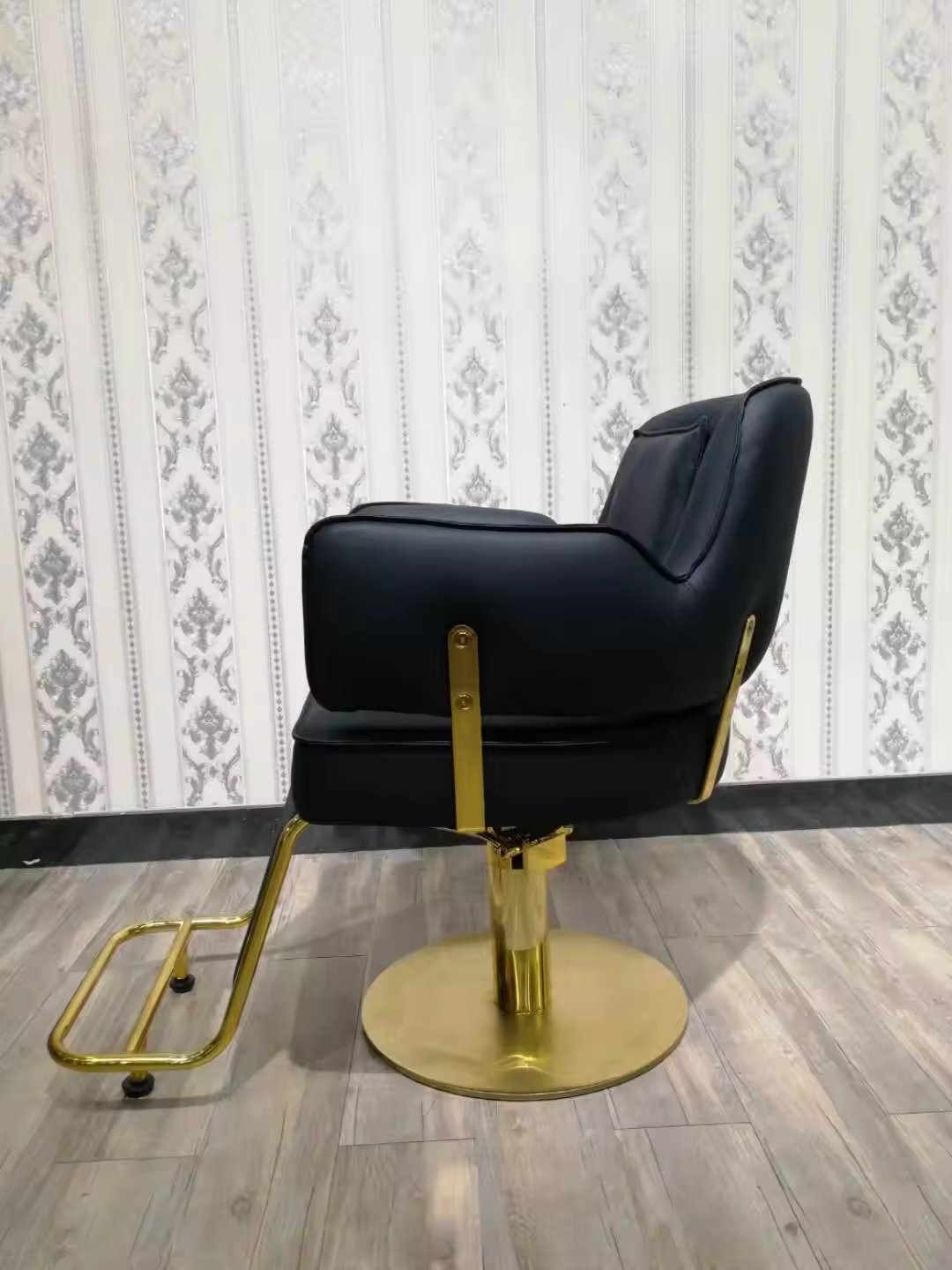 High Quality Furniture wholesale Barber Chair Styling Hairdresser Chair Stainless Steel Made Salon Barber Chair
