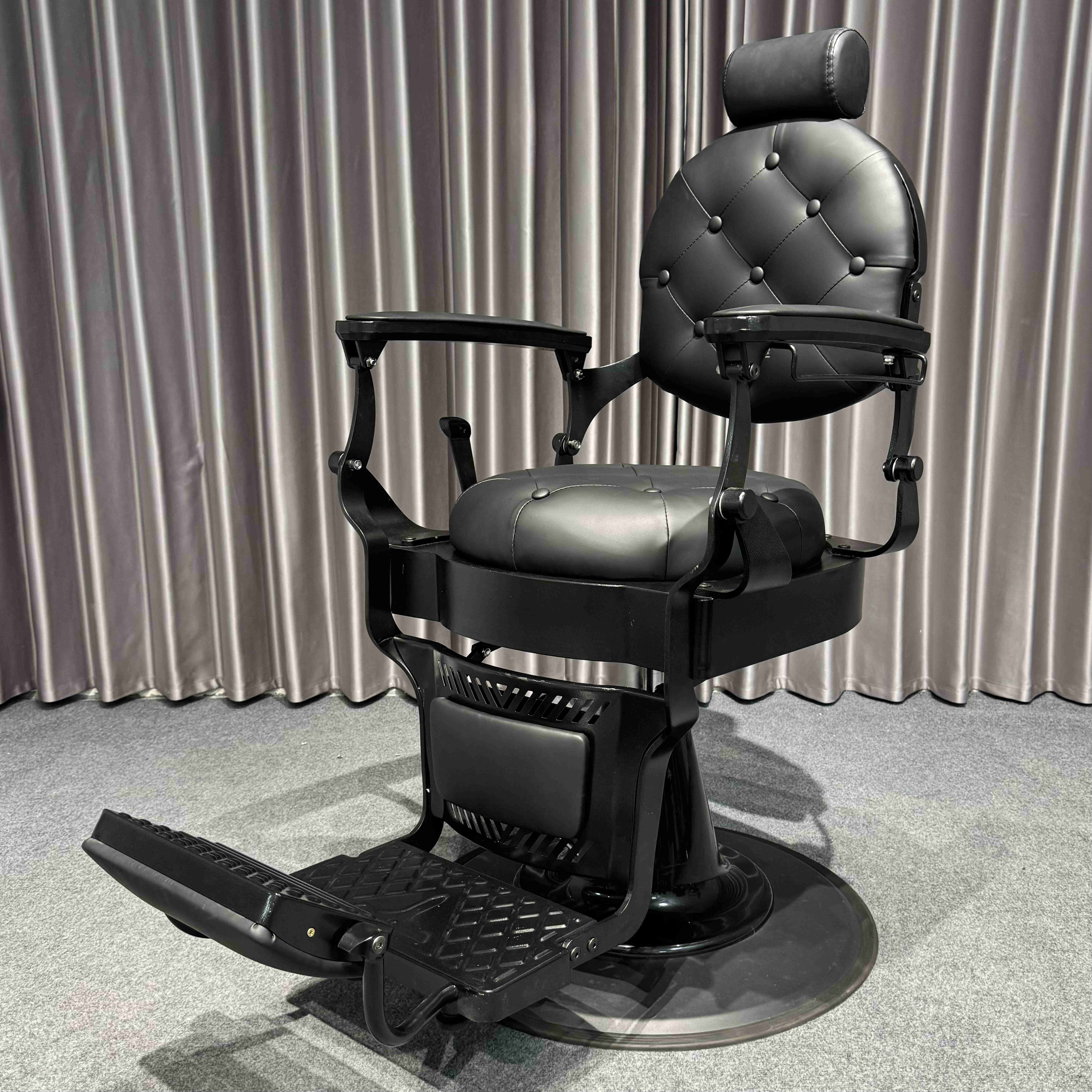 Classic Black Retro Heavy-Duty Barber Chair Hydraulic Antique Cutting Leather Chair for Beauty Salon Barber Shop Steel Furniture