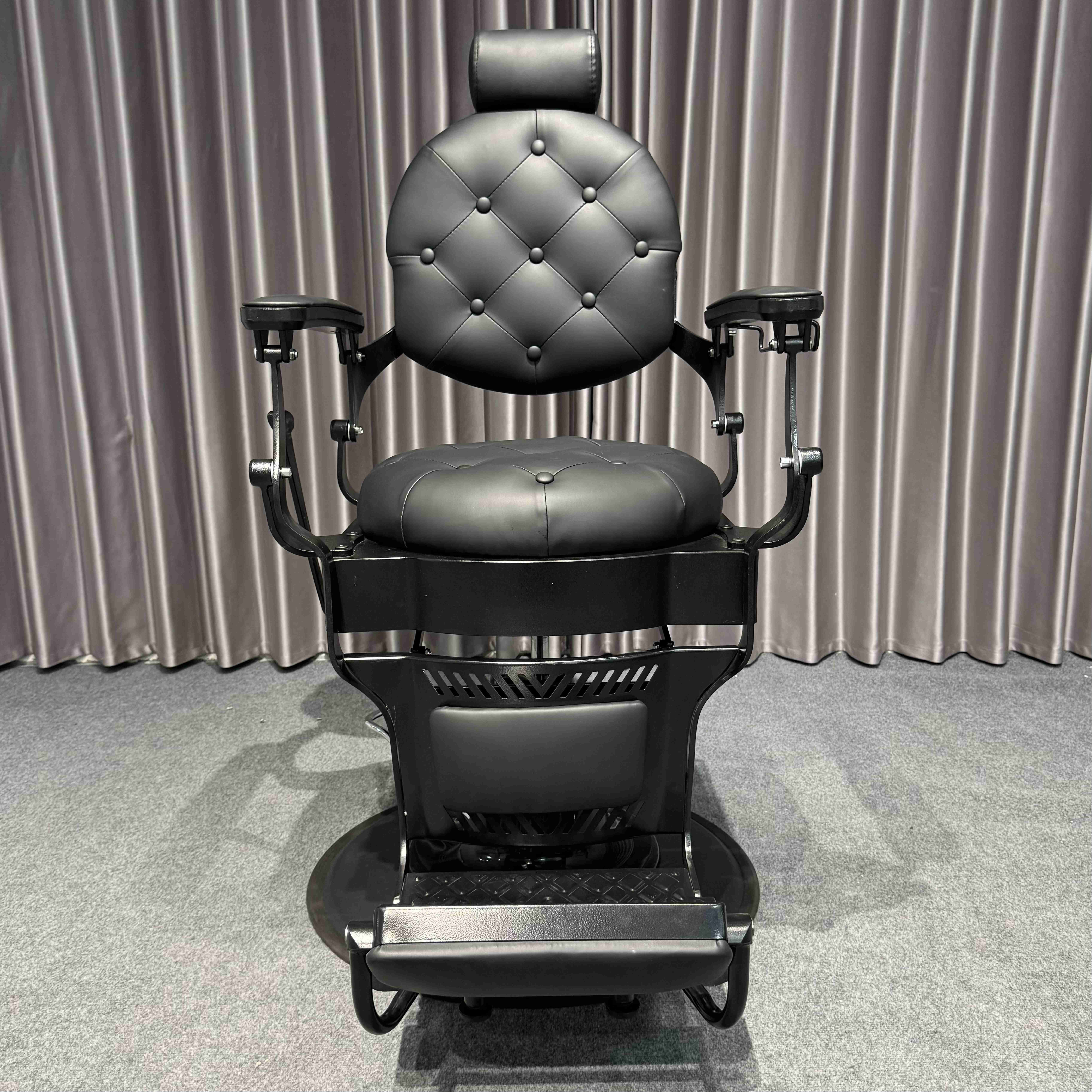 Classic Black Retro Heavy-Duty Barber Chair Hydraulic Antique Cutting Leather Chair for Beauty Salon Barber Shop Steel Furniture