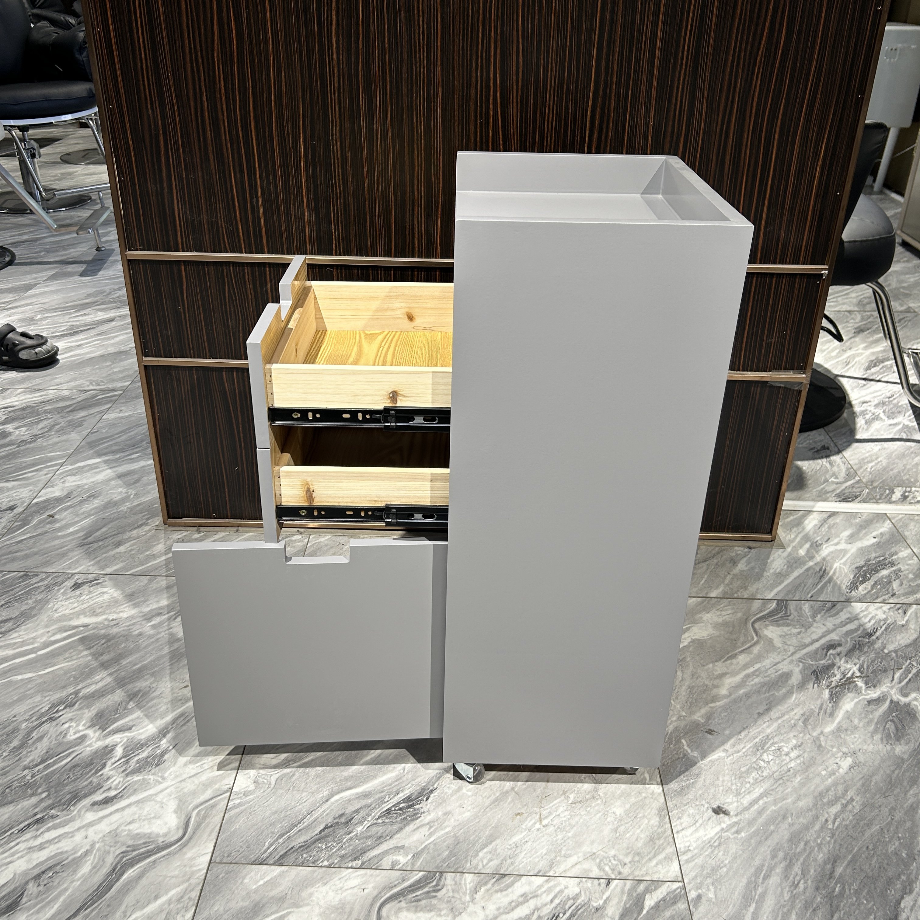Modern luxury professional hair salon equipment Work trolley Portable salon trolley with wheels