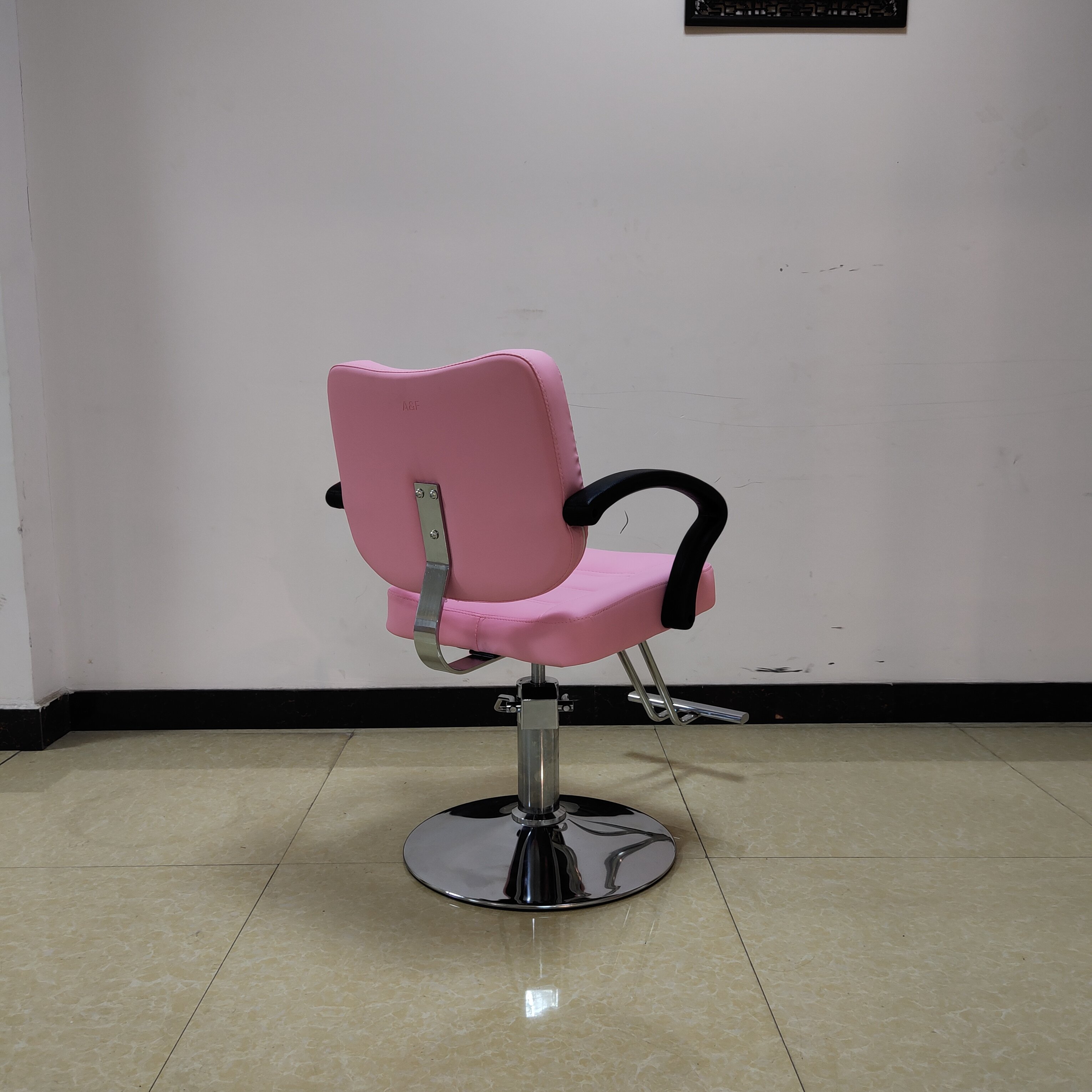 Black Hydraulic Salon Chair Barber Chair Salon Hairdressing Tattoo Threading Shaving Barbers Styling Hairdressing Furniture