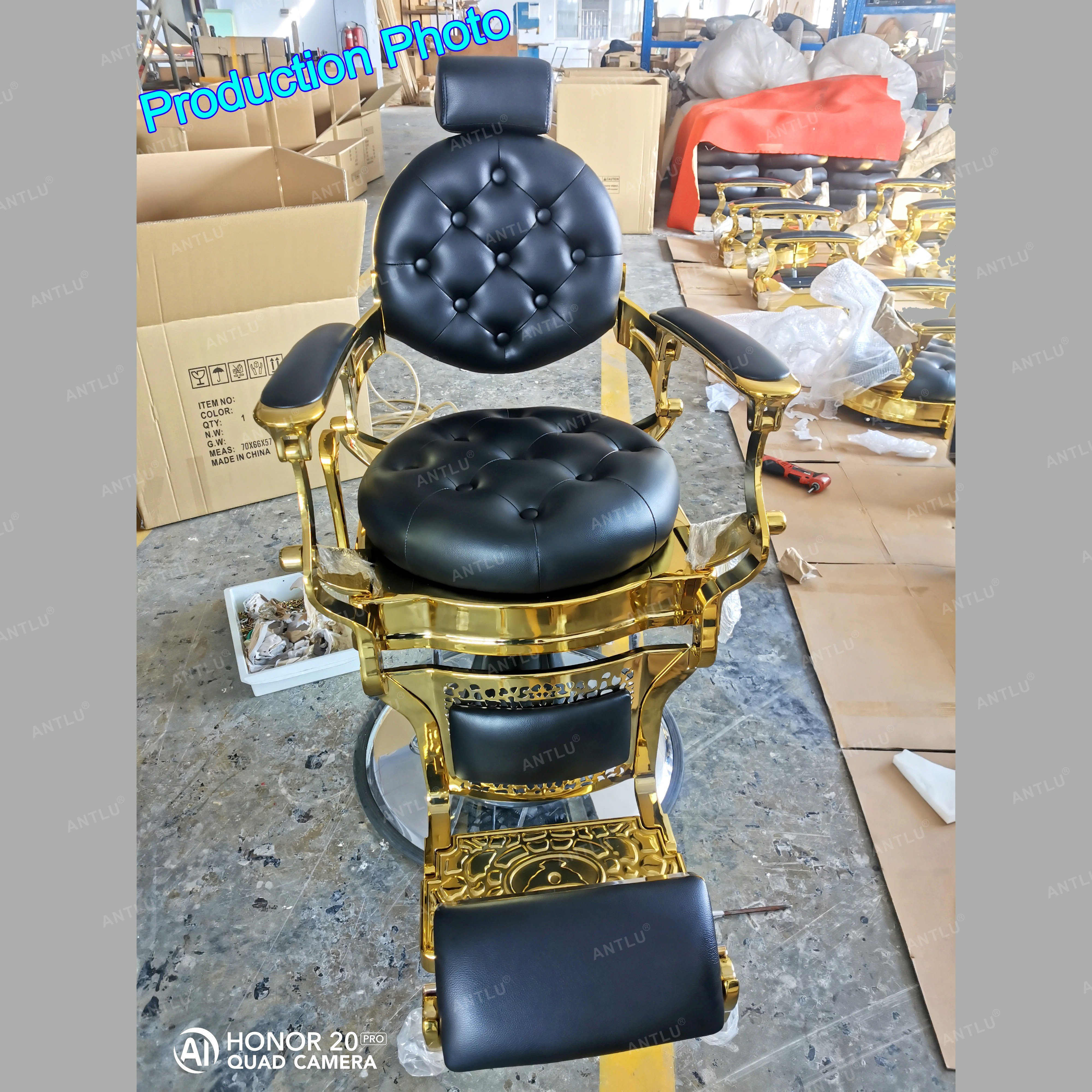 Luxury metal Barber Chair Retro Gold salon furniture haircutting barber chairs Men's vintage hairdressing salon chairs