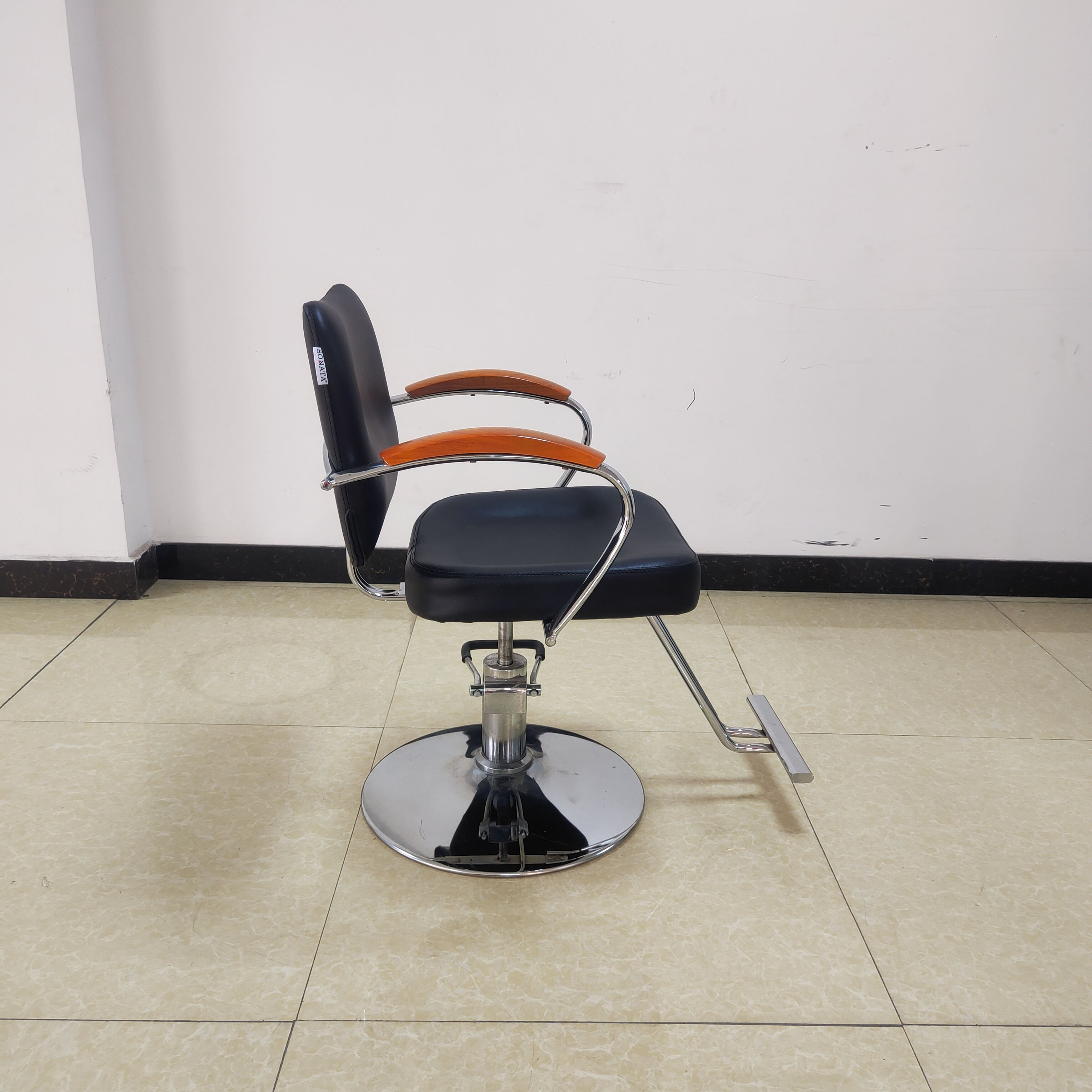 2024Latest Factory Hot Sale Furniture Barber Shop Luxury Salon Hair Equipment Barber Chair For Sale