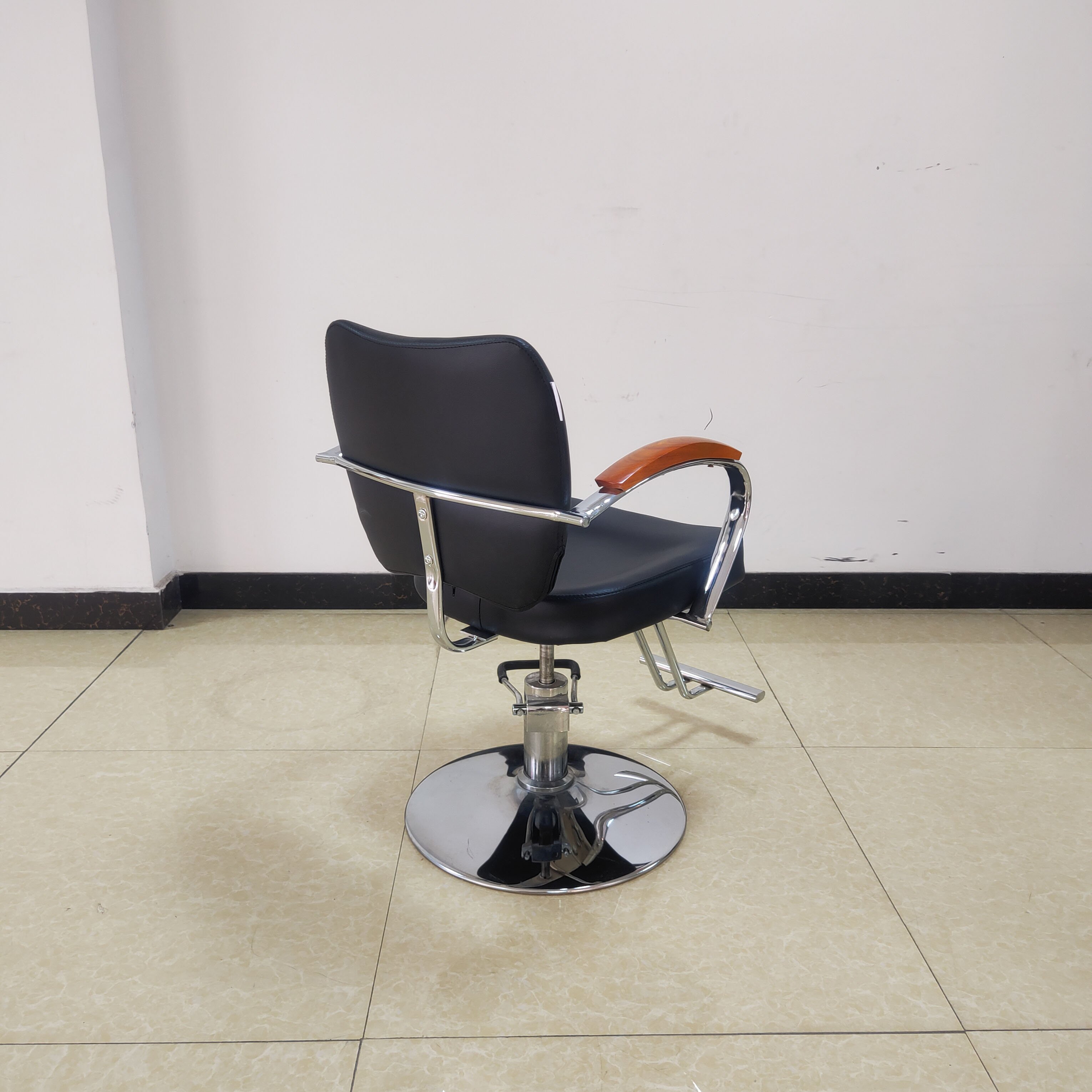 Factory Hot Sale Furniture Barber Shop Luxury Salon Hair Equipment Barber Chair For Sale