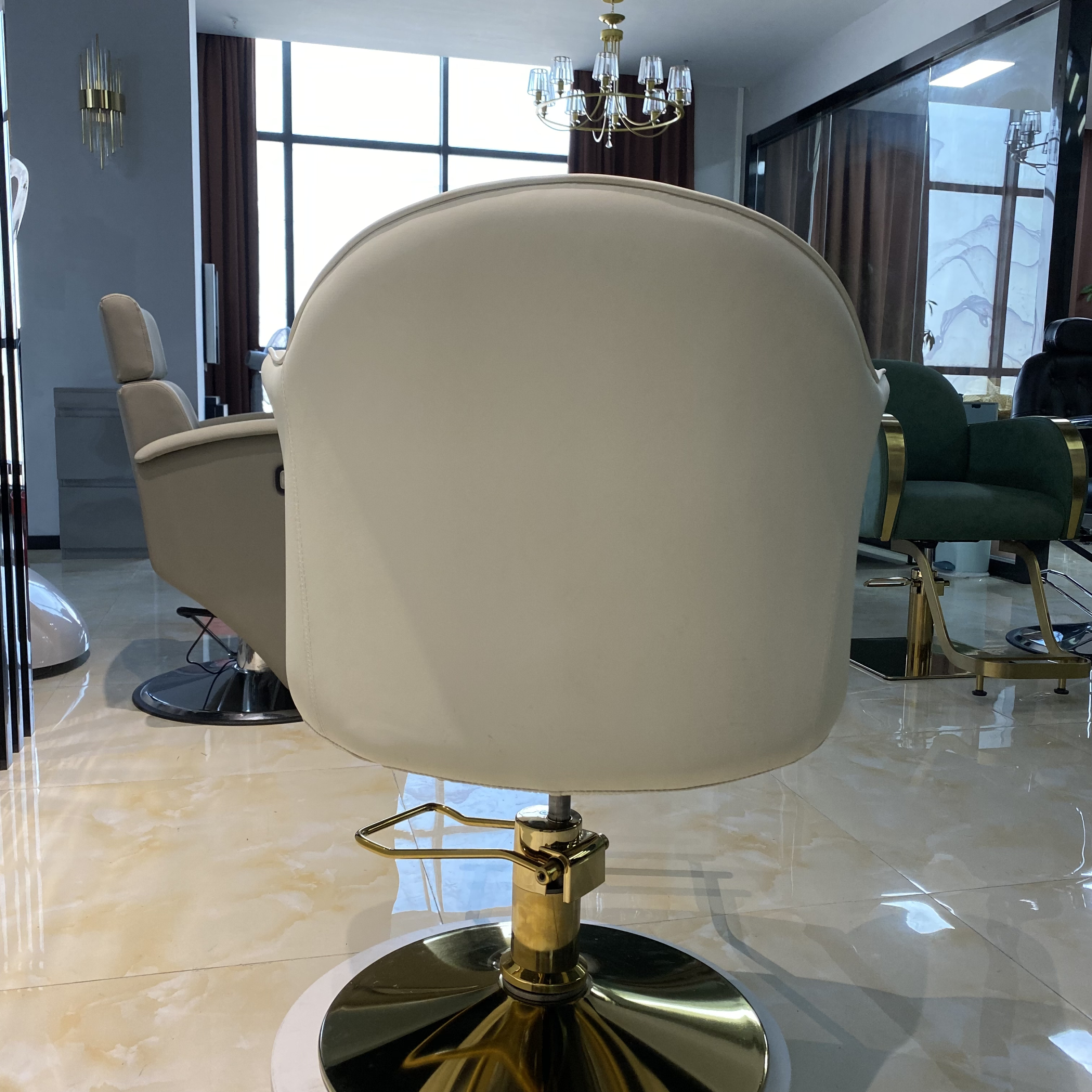 Customizable Color Luxury Cream White Leather Styling Salon Chair Barber Shop Salon Furniture Hairdressing Chair