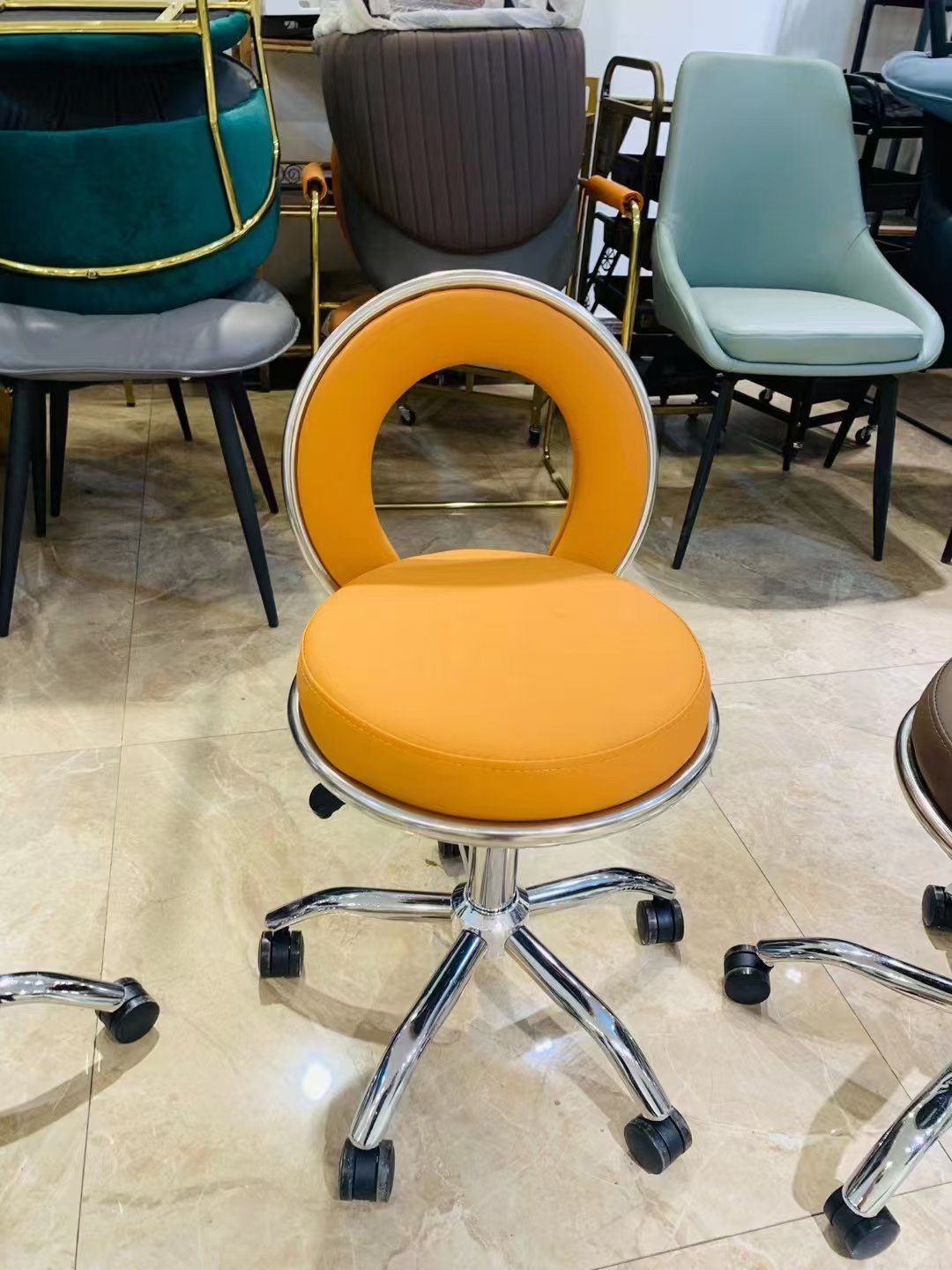 Jincheng Hydraulic Adjustable Rolling Pedicure Technician Chair PU Synthetic Leather for Beauty Salon and Barber Application