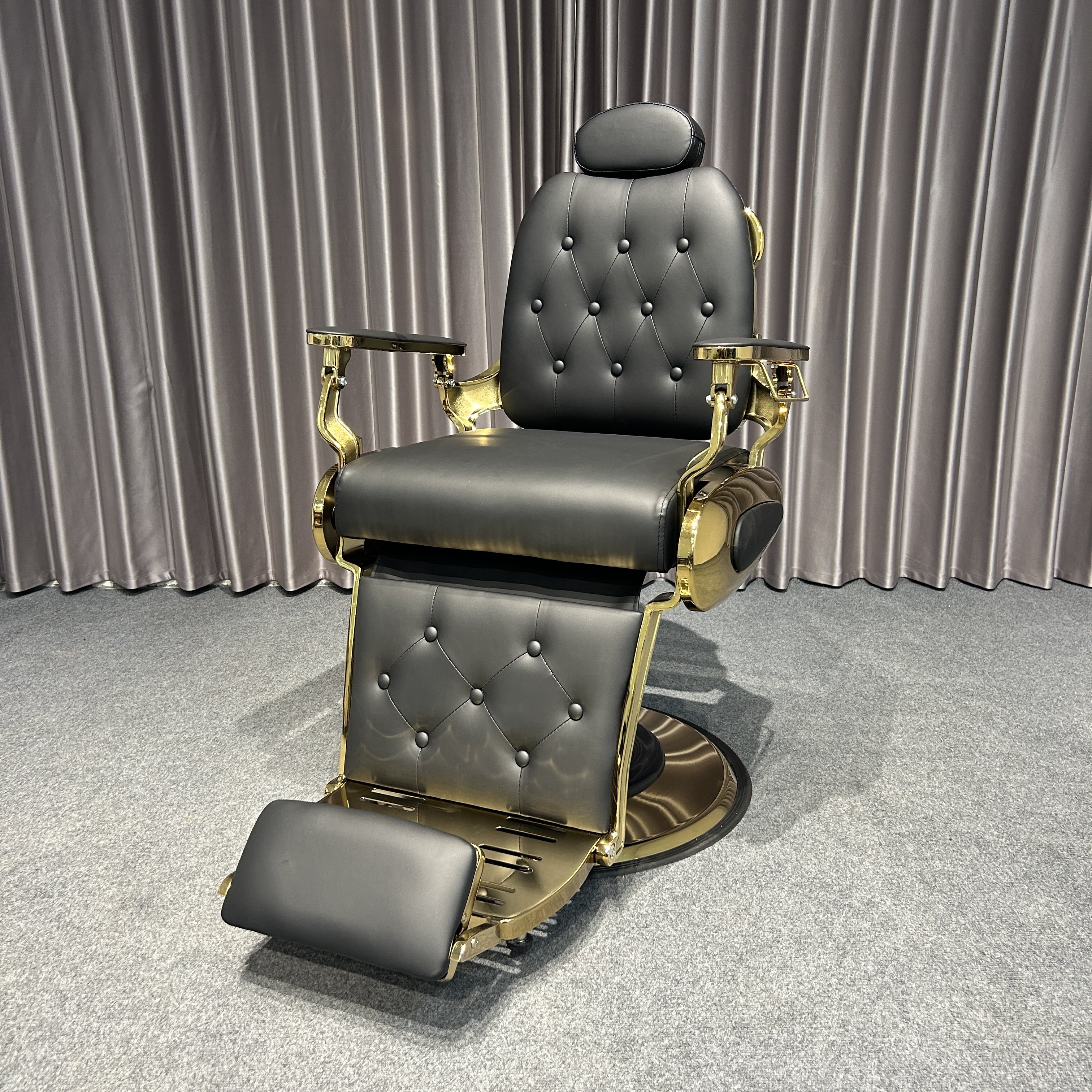 Salon Equipment High Quality Luxury Gold Metal Black Barber Chair With Large Pump Color Logo Customized