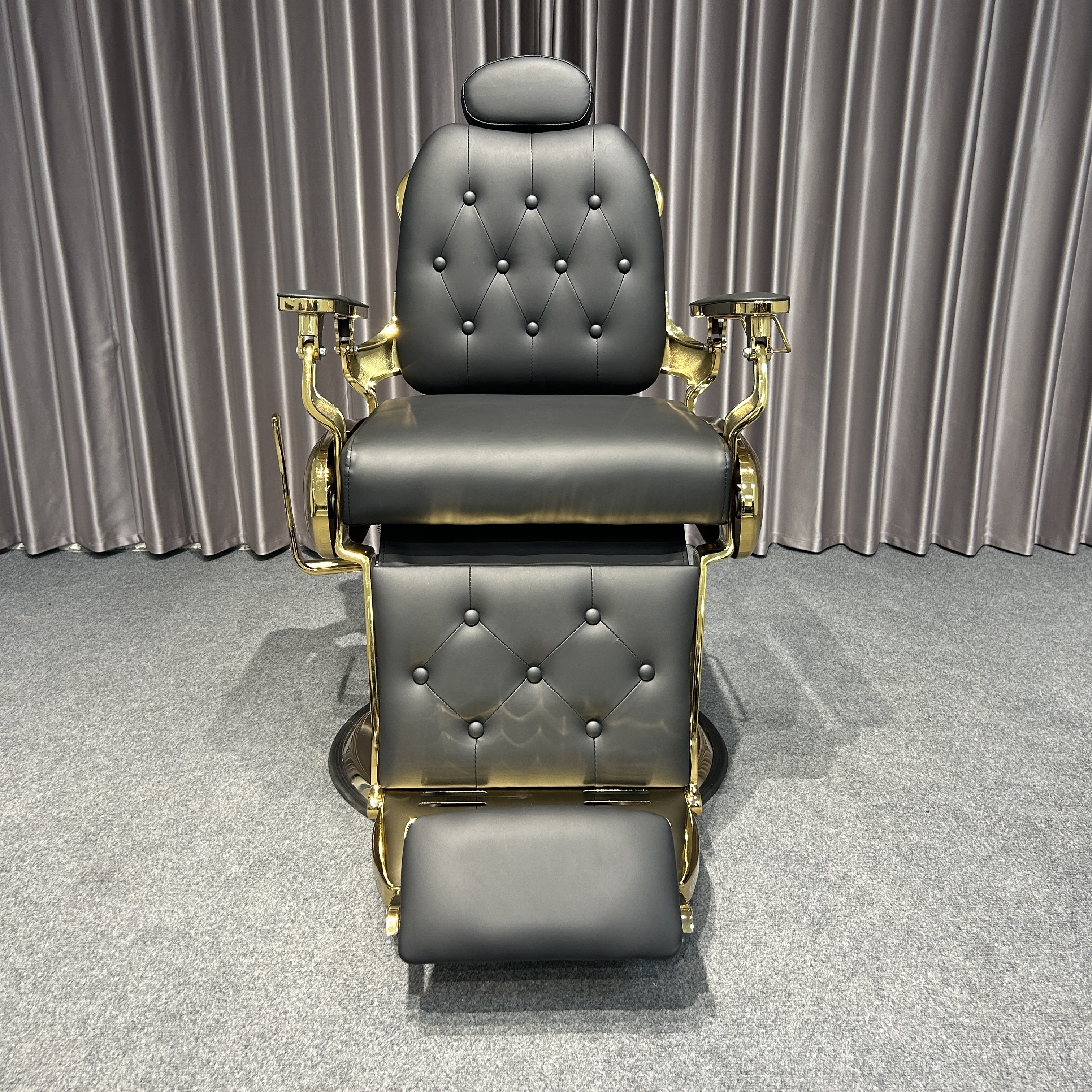 Salon Equipment High Quality Luxury Gold Metal Black Barber Chair With Large Pump Color Logo Customized